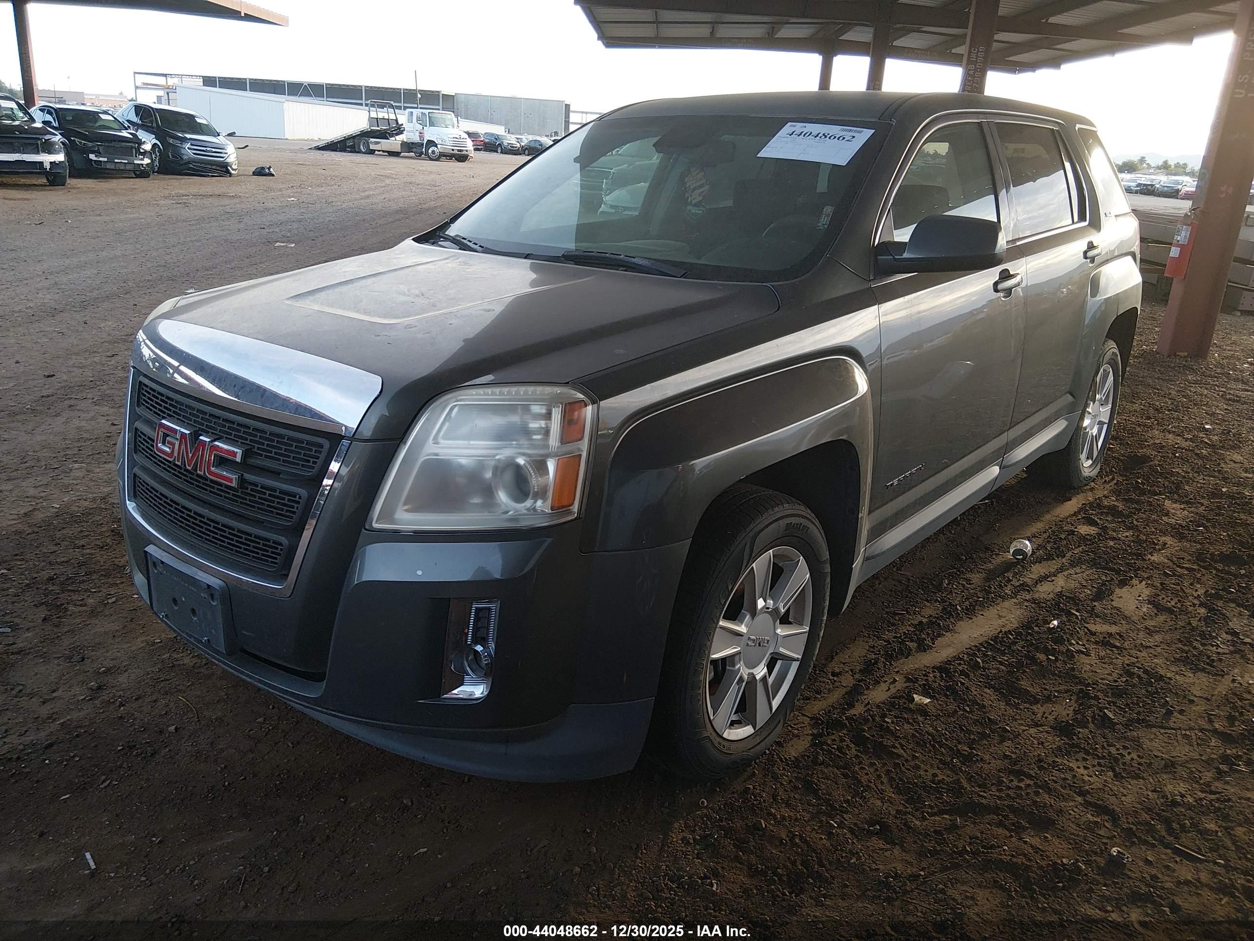 GMC TERRAIN image 2