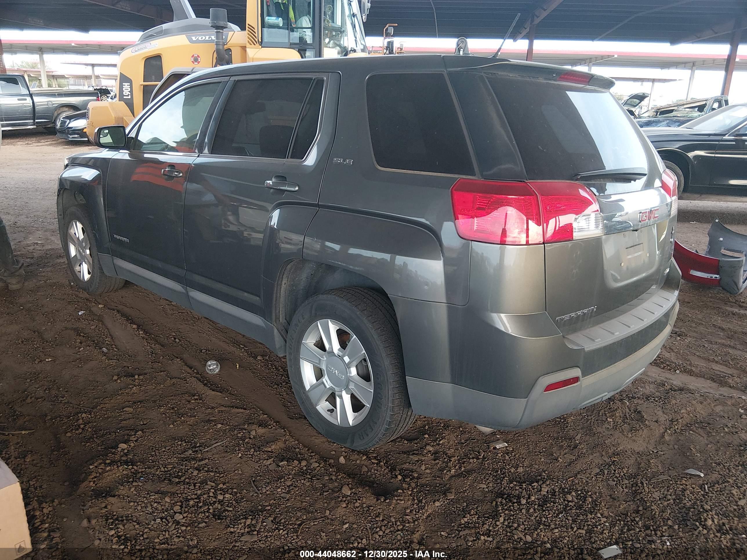GMC TERRAIN image 3