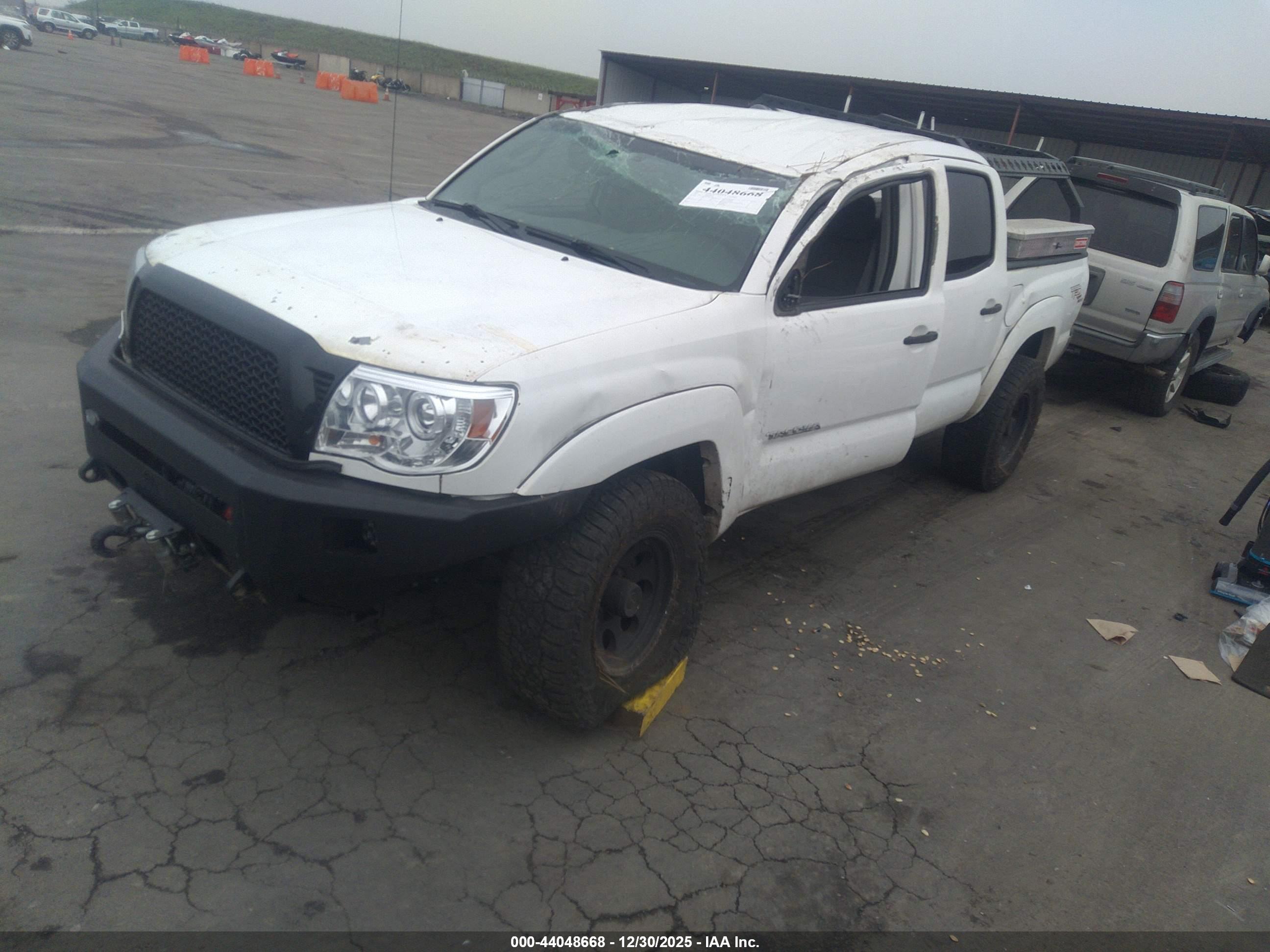TOYOTA TACOMA image 2
