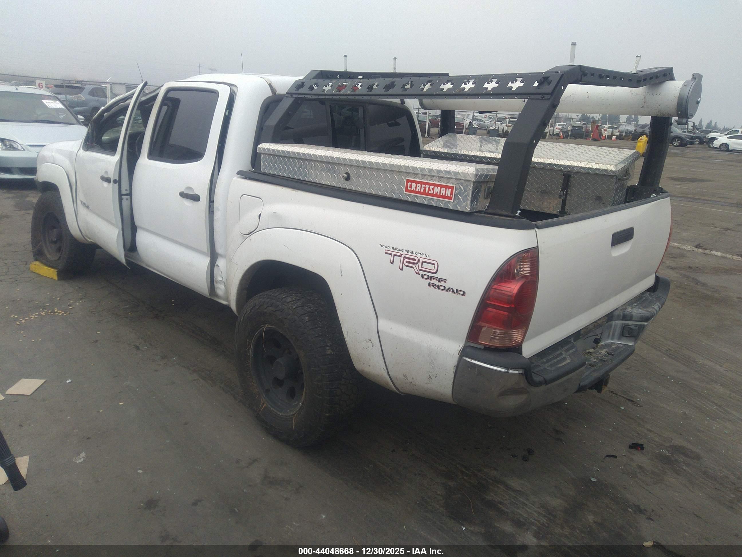 TOYOTA TACOMA image 3