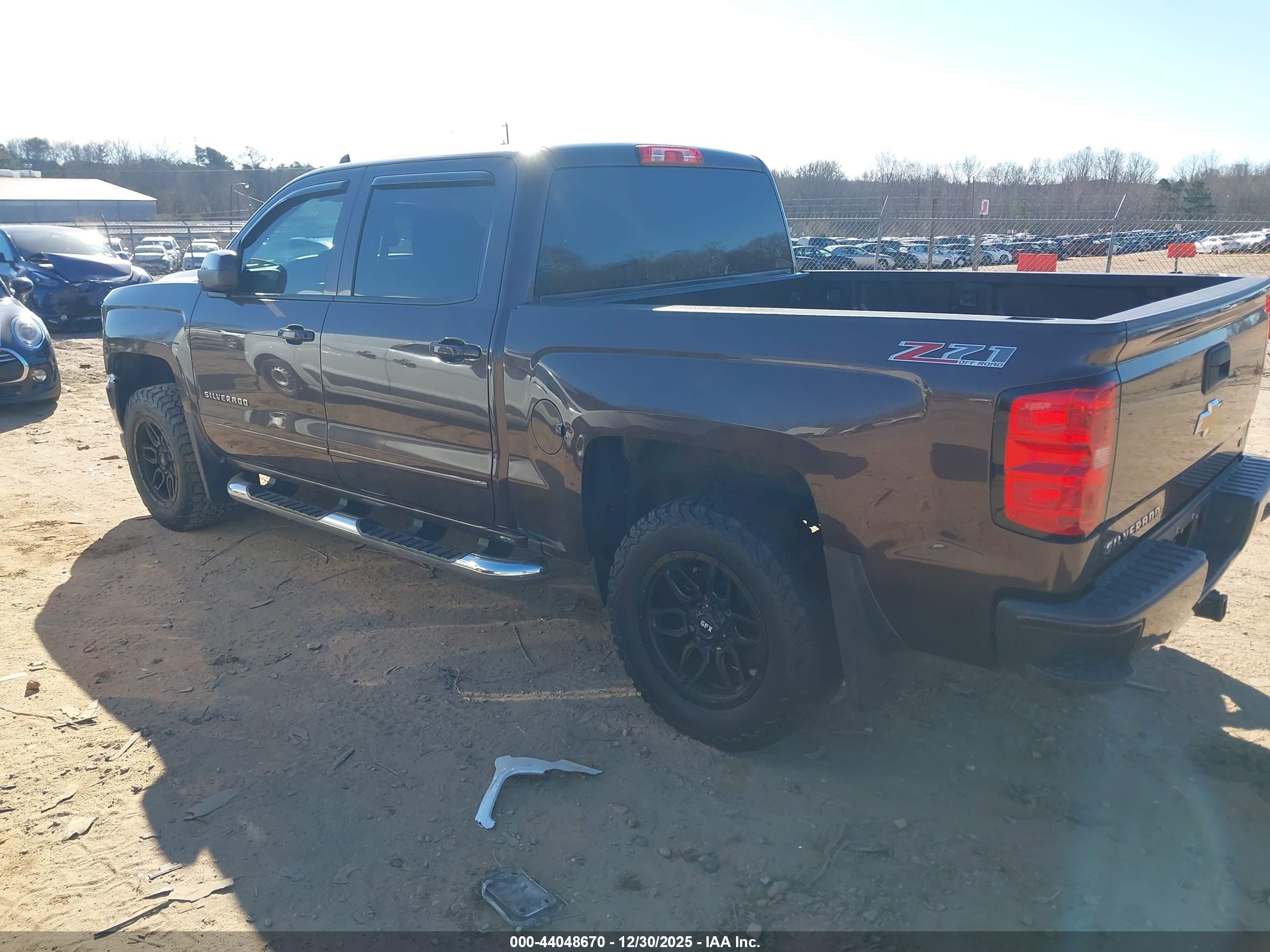 CHEVROLET SILVERADO image 3