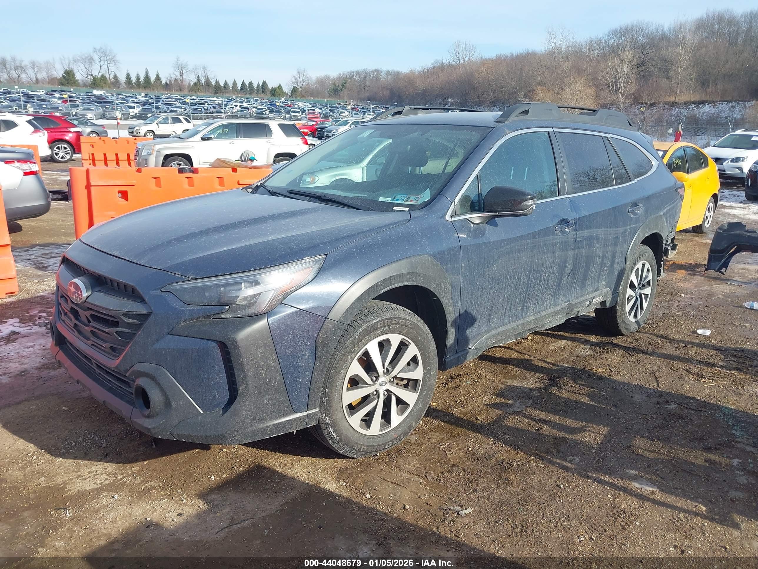 SUBARU OUTBACK image 2