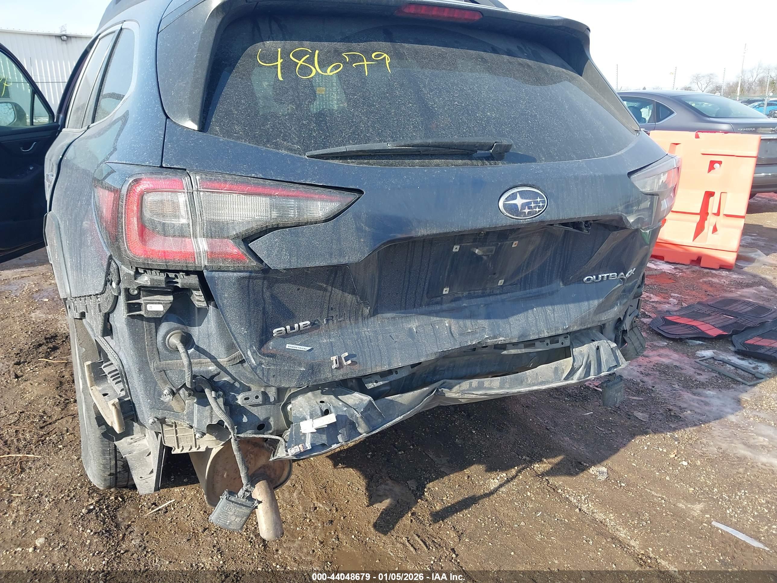 SUBARU OUTBACK image 6