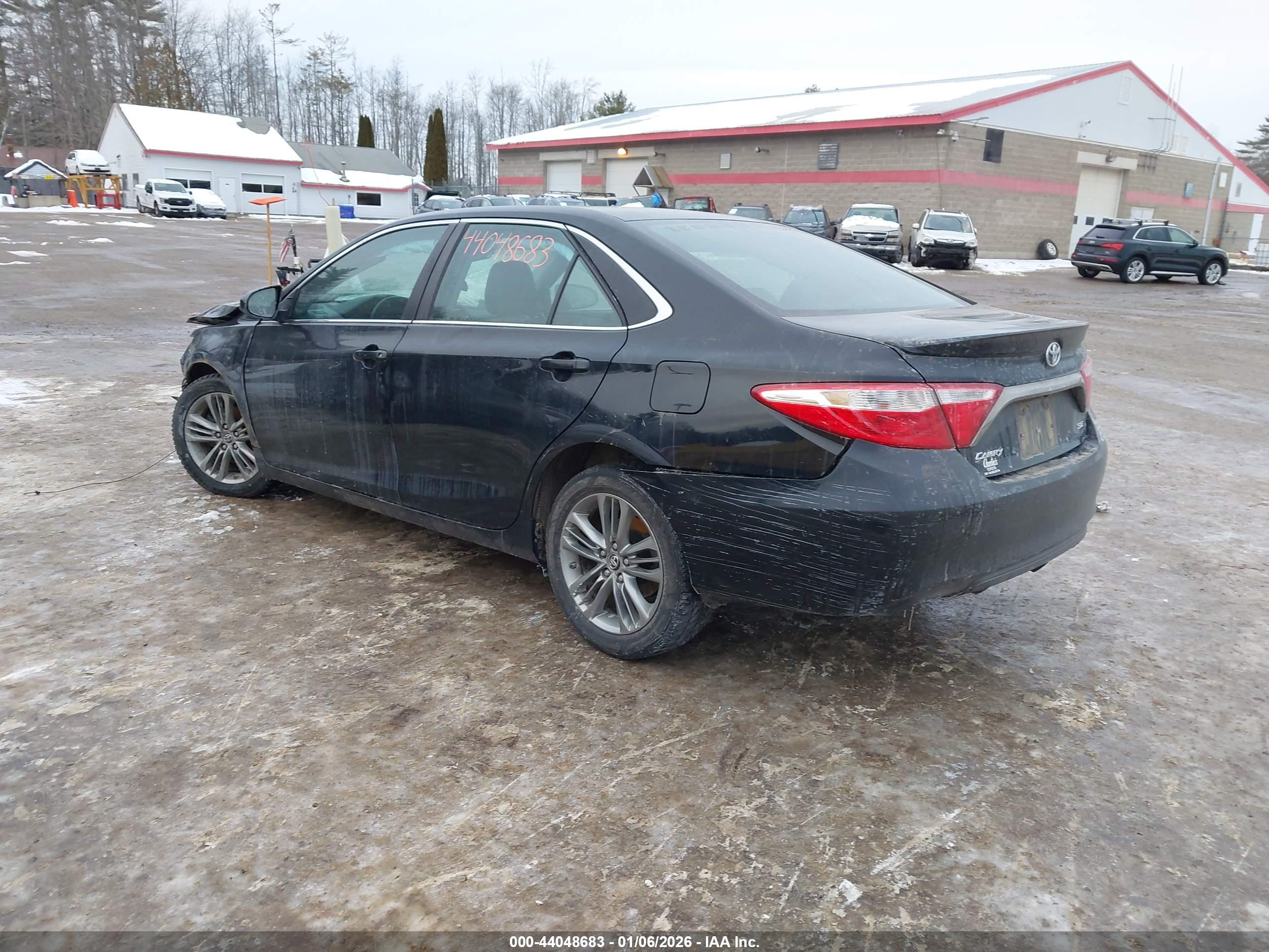 TOYOTA CAMRY image 3