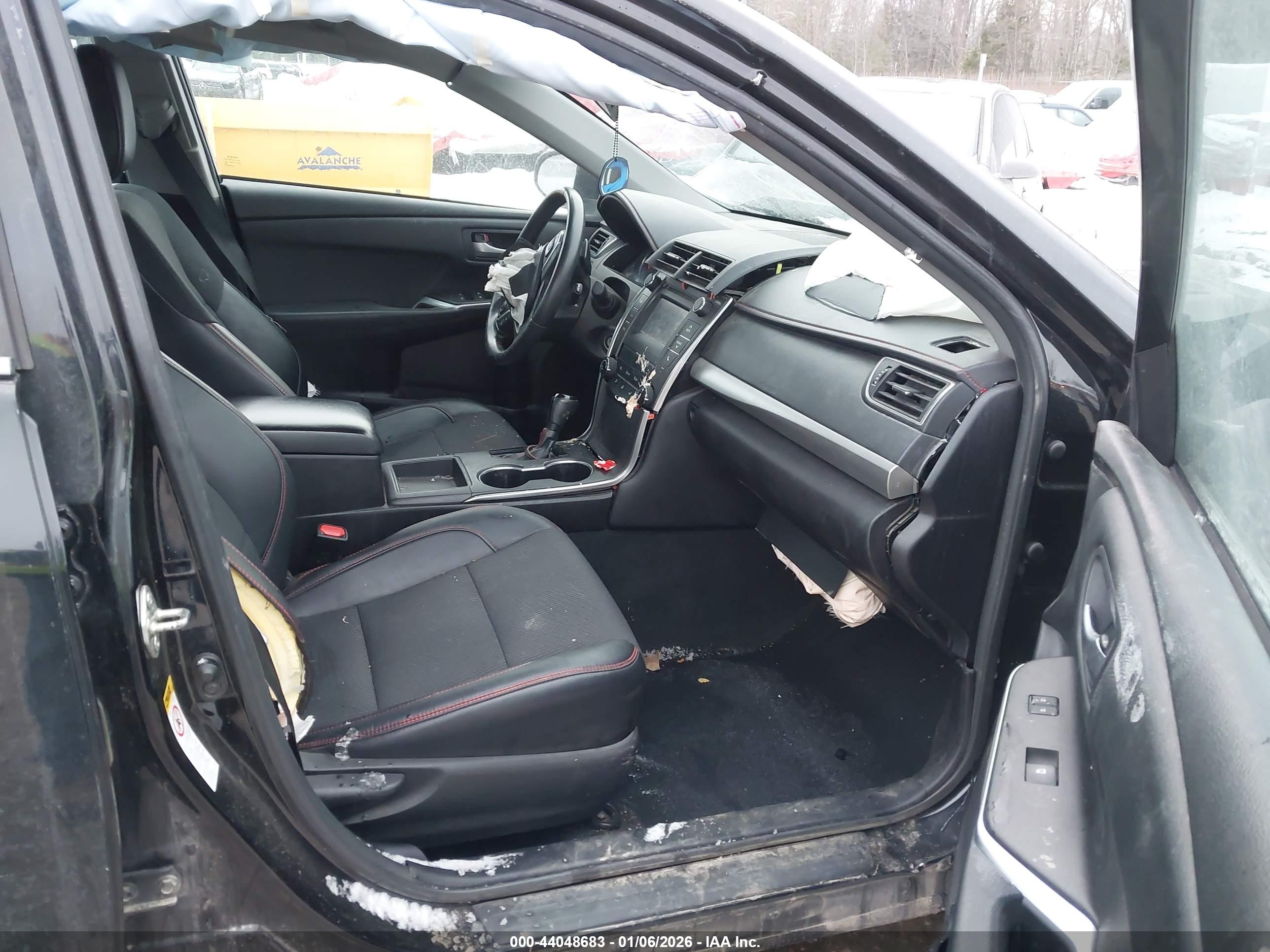 TOYOTA CAMRY image 5
