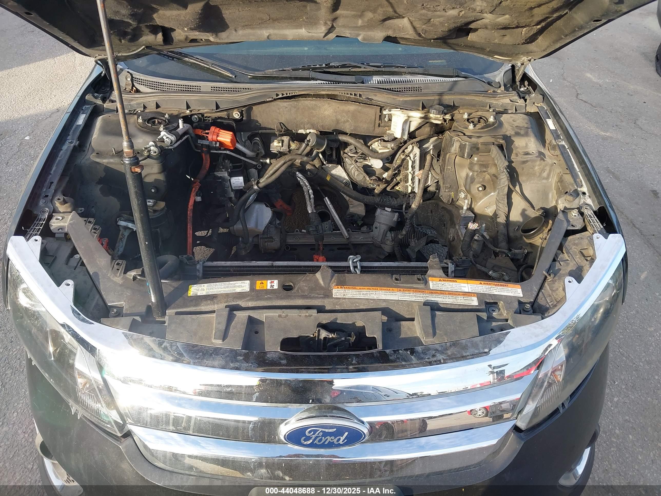 FORD FUSION image 10