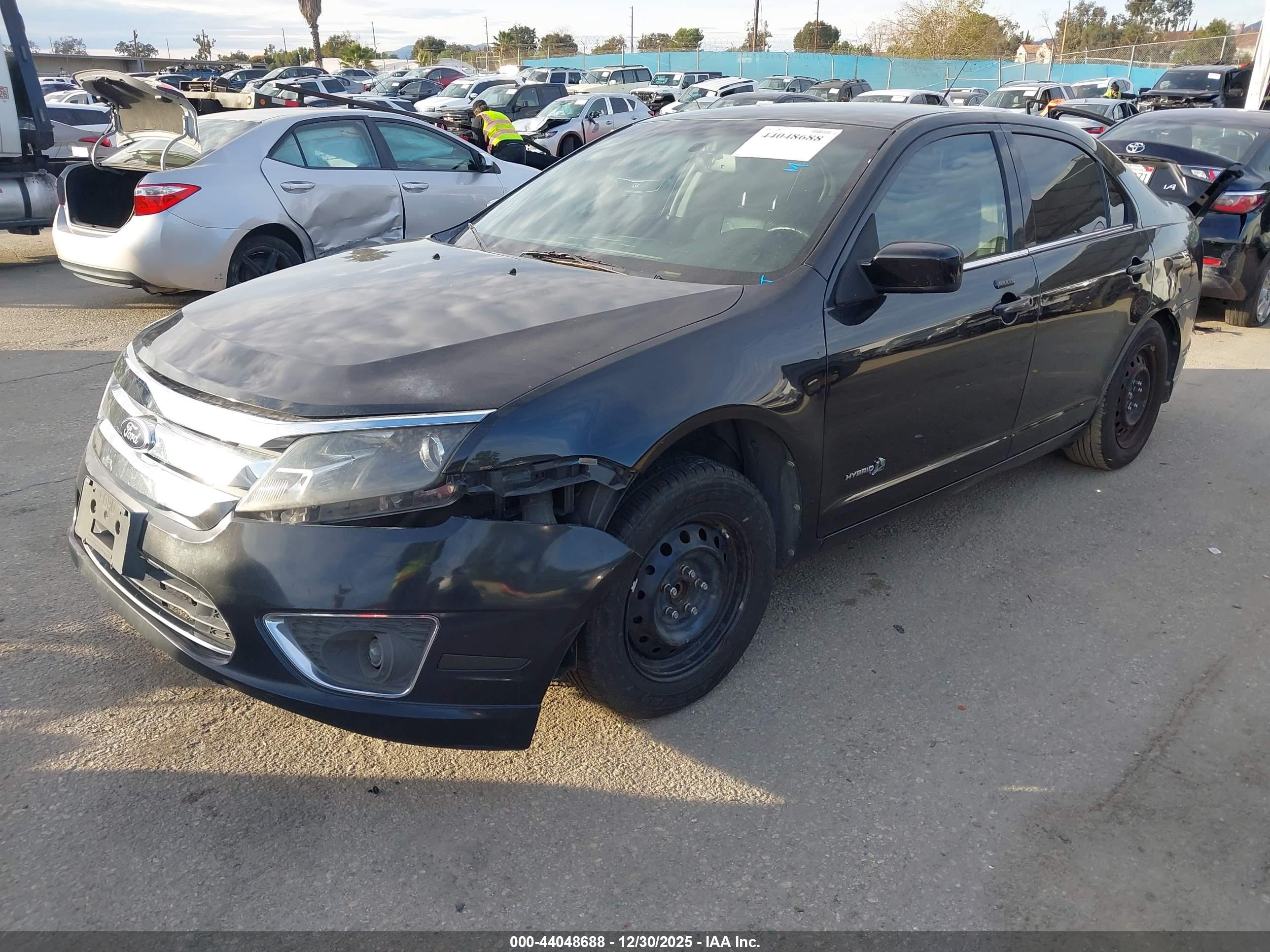 FORD FUSION image 2