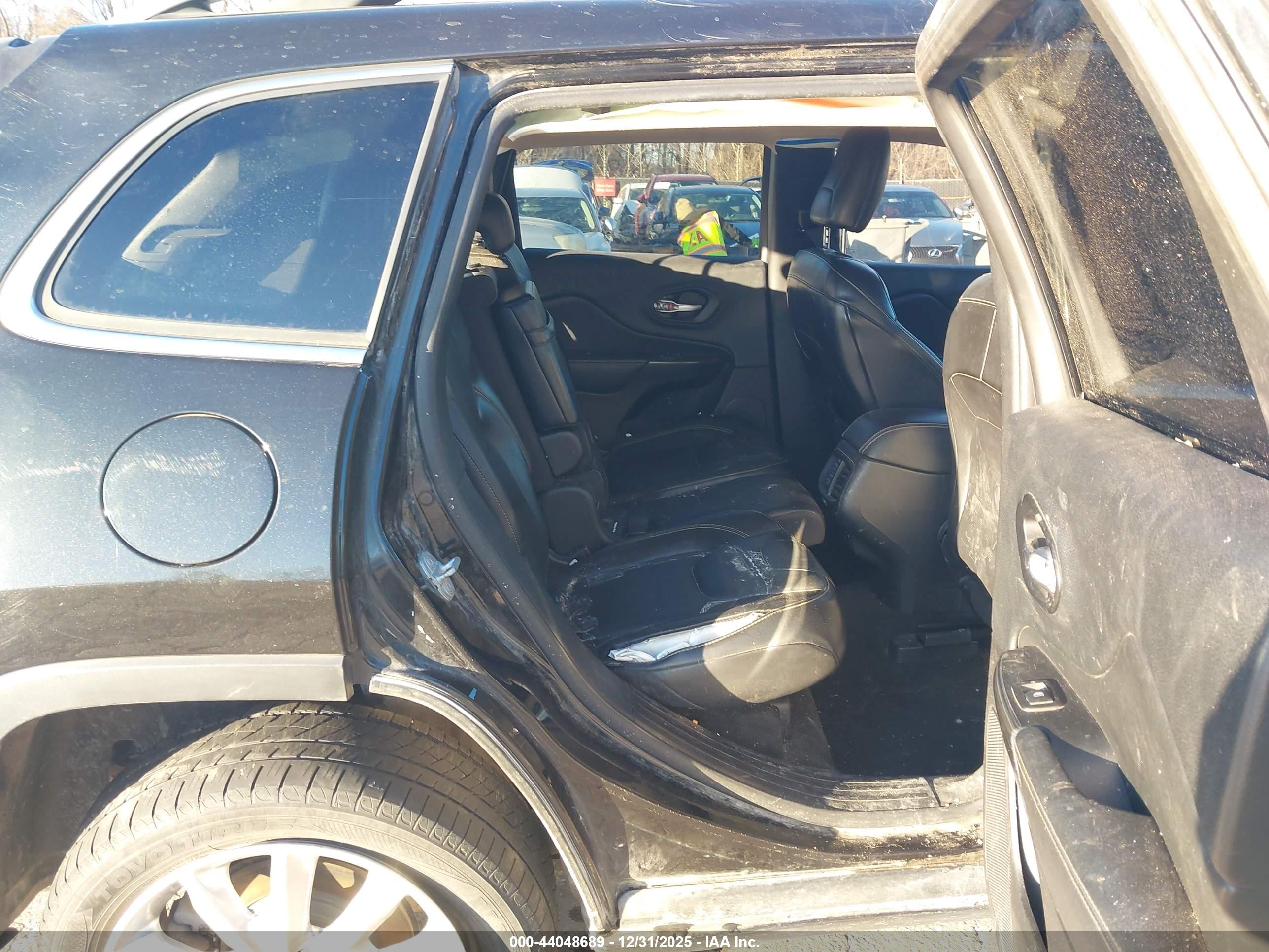 JEEP CHEROKEE image 8