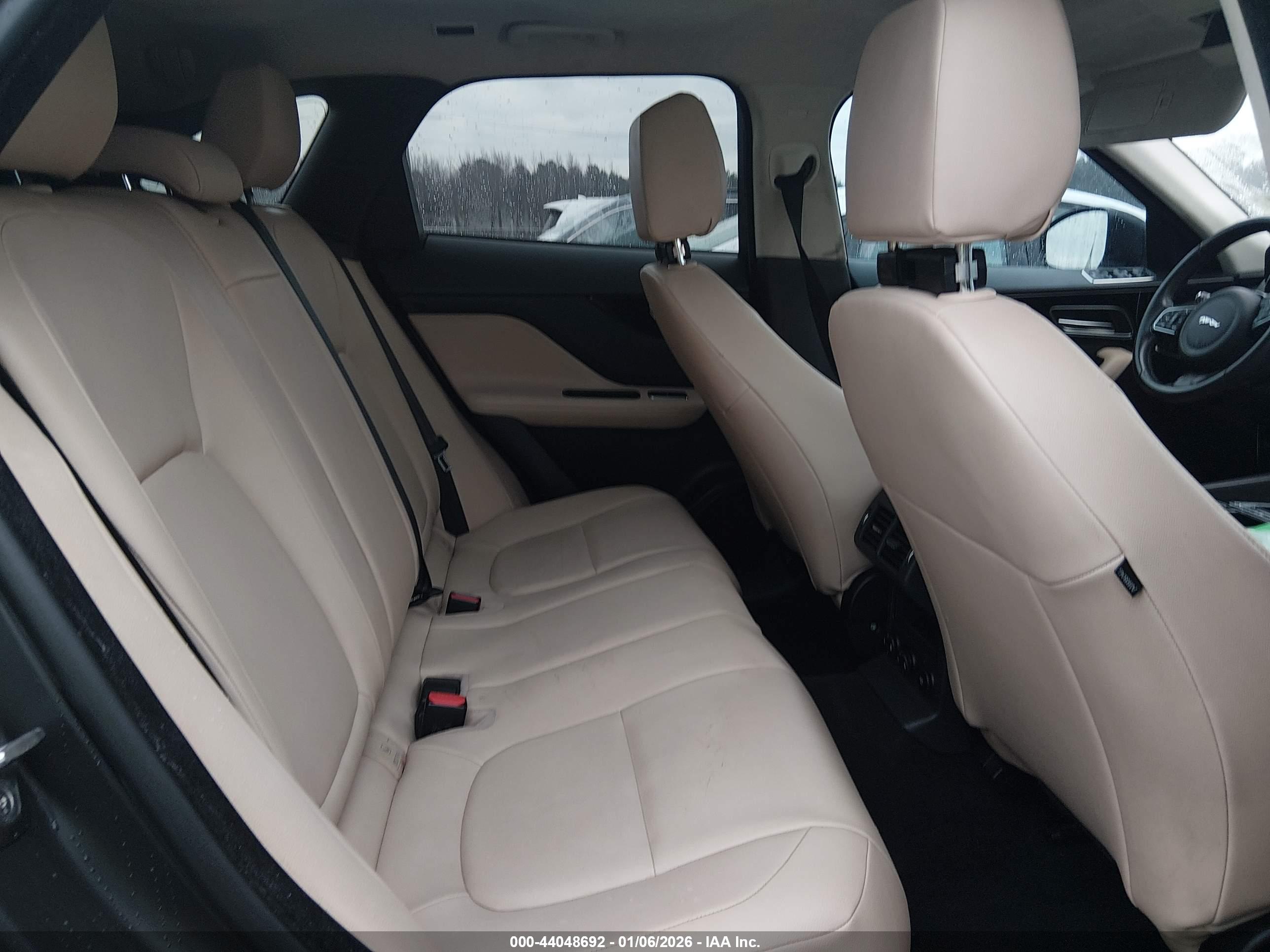 JAGUAR F-PACE image 8