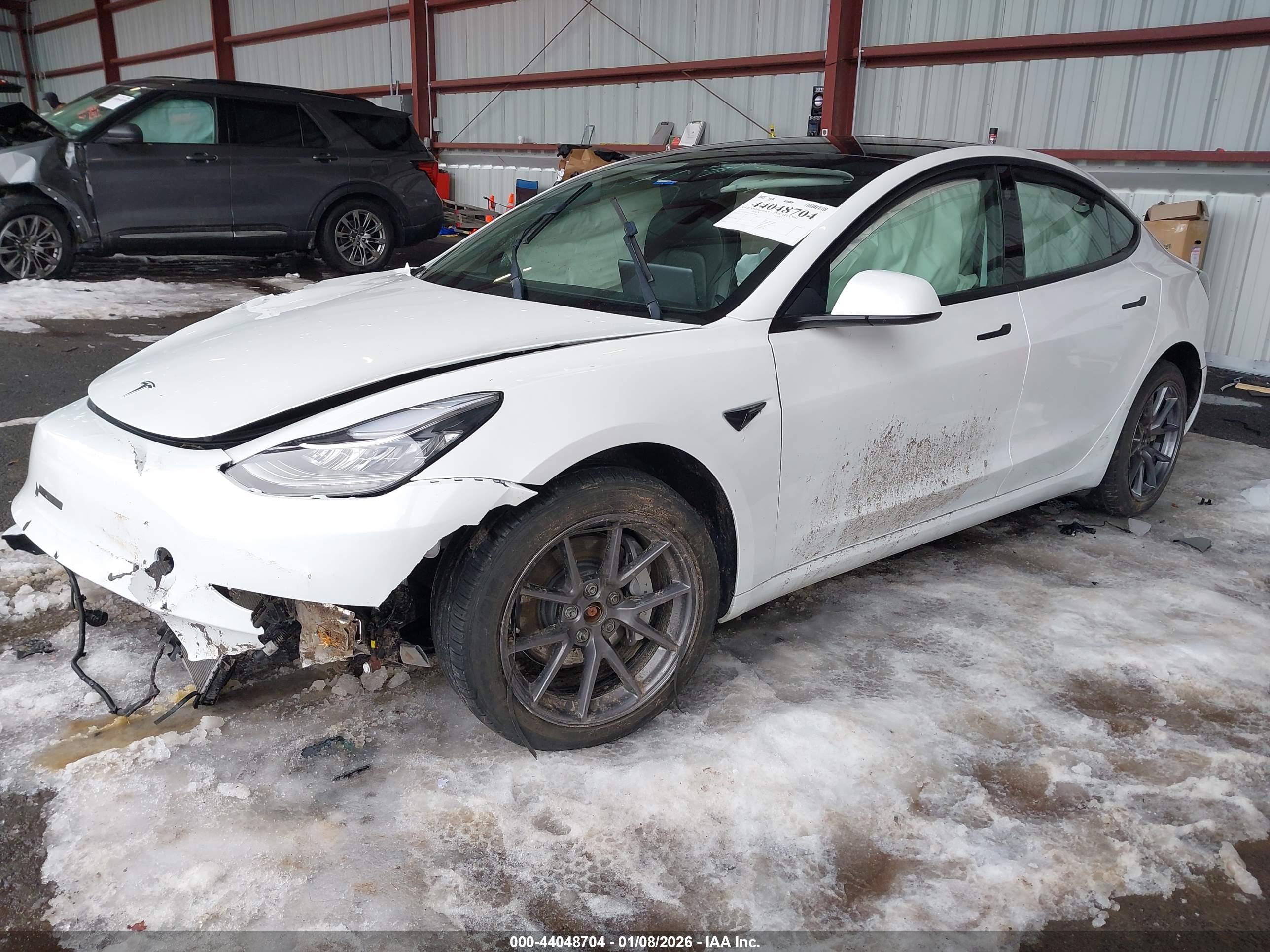 TESLA MODEL image 2