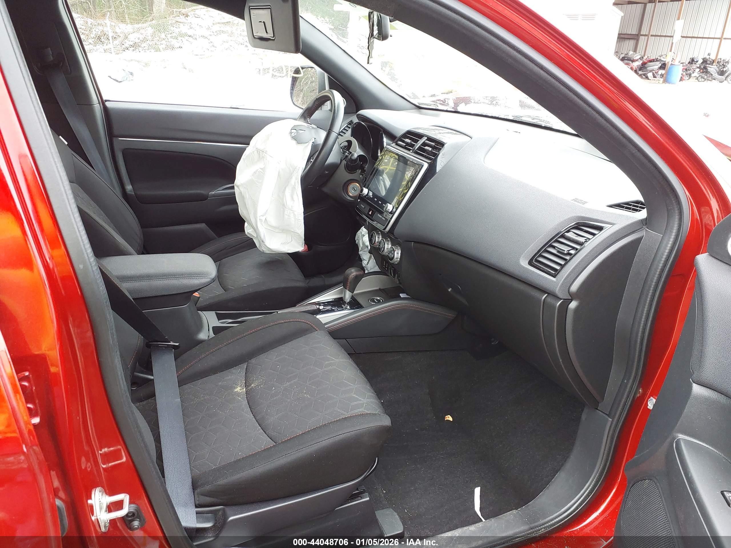 MITSUBISHI OUTLANDER image 5