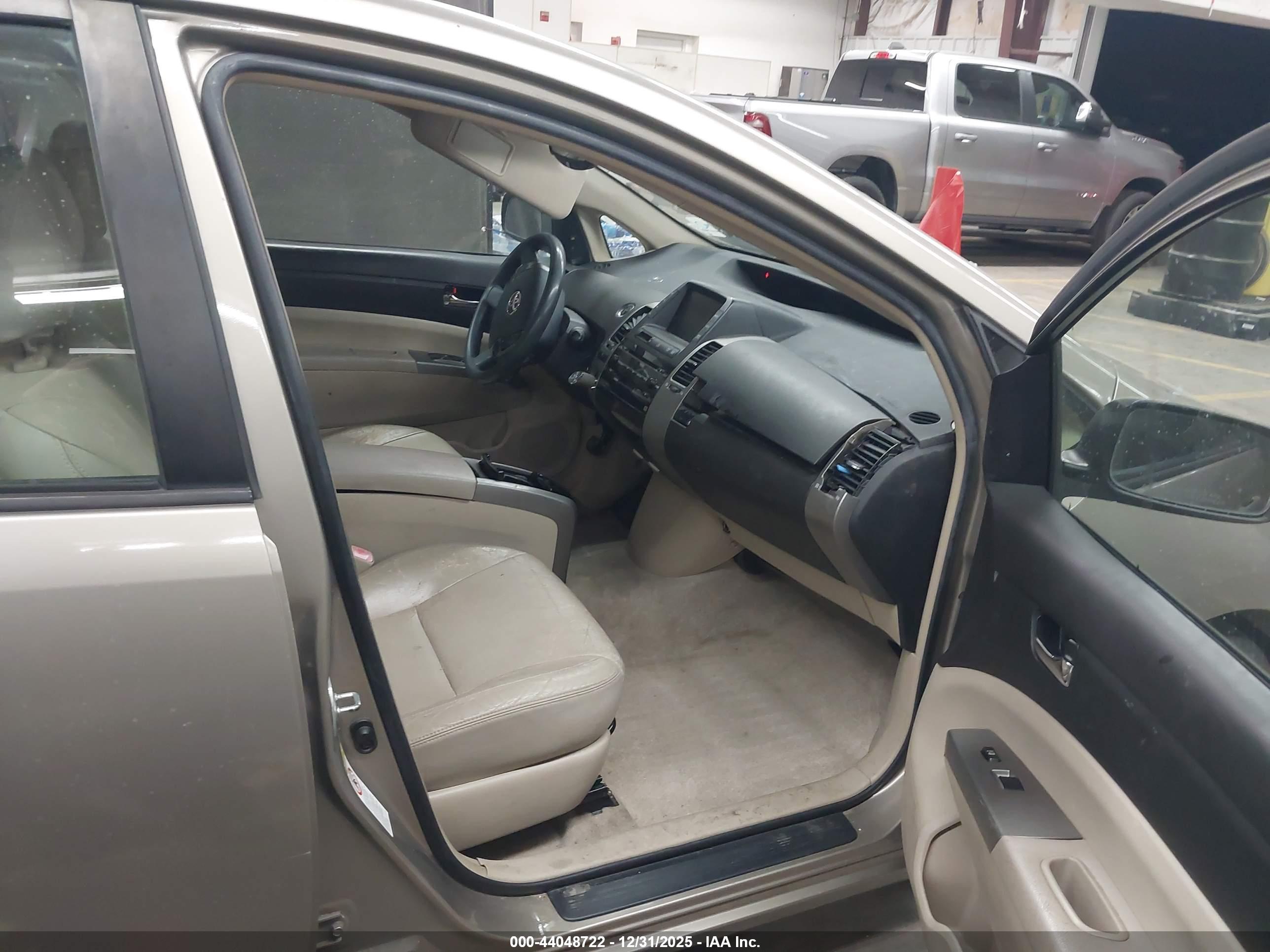 TOYOTA PRIUS image 5
