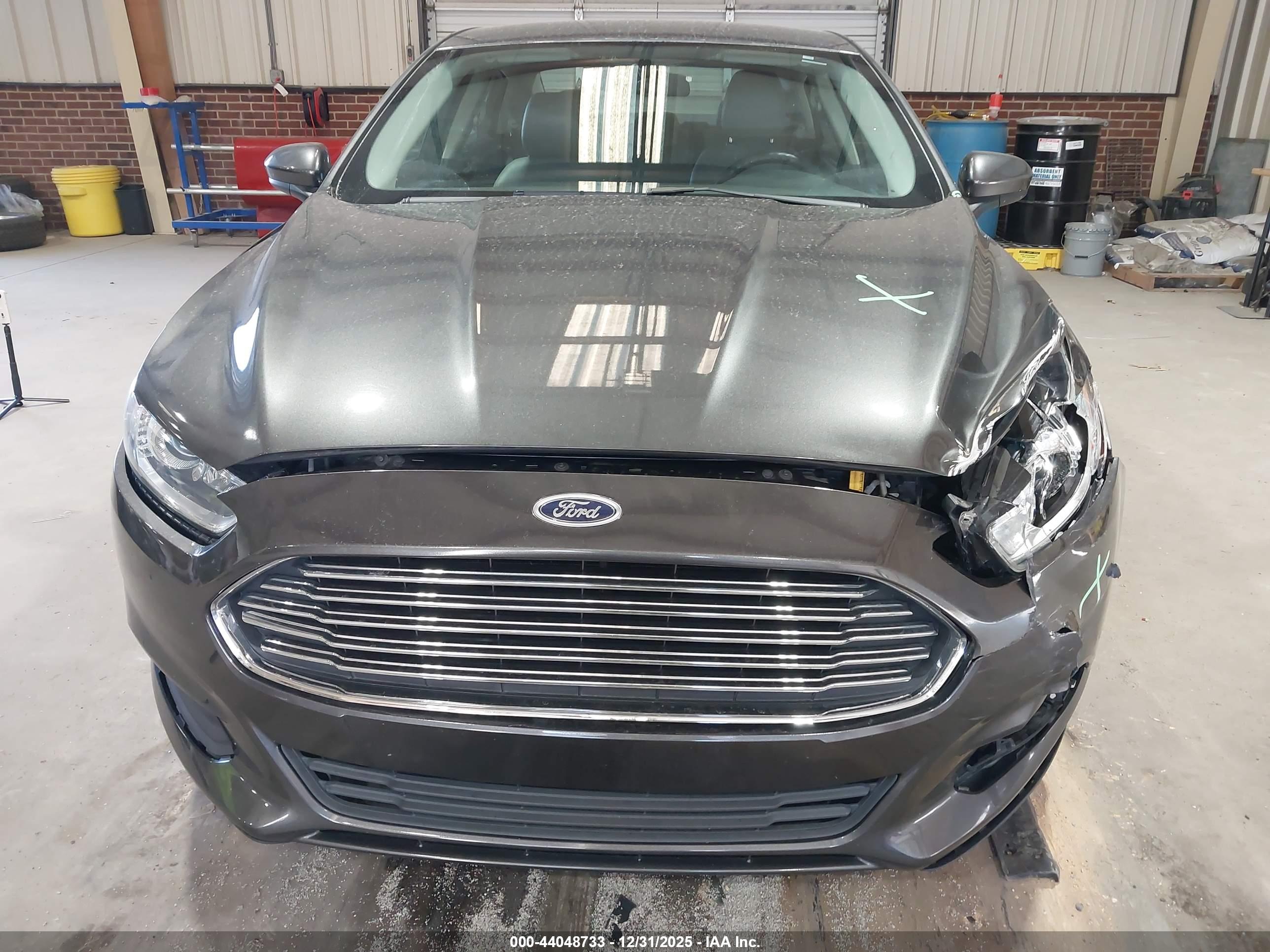 FORD FUSION image 6