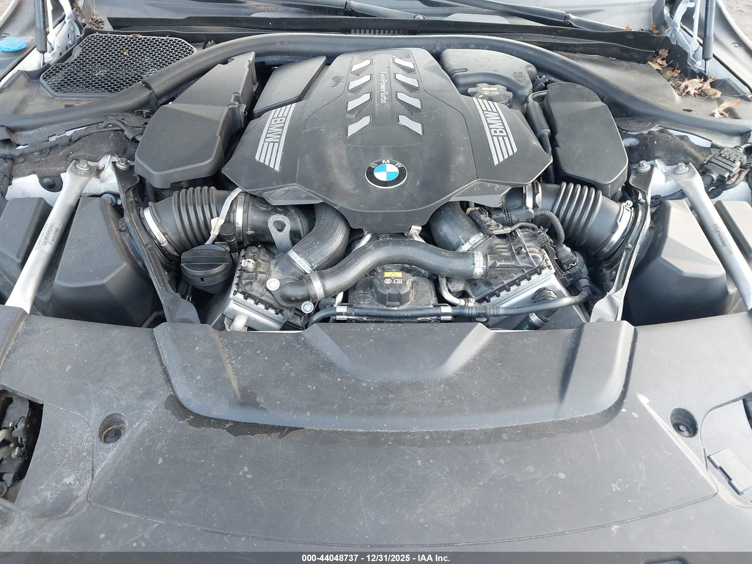 BMW 750I image 10