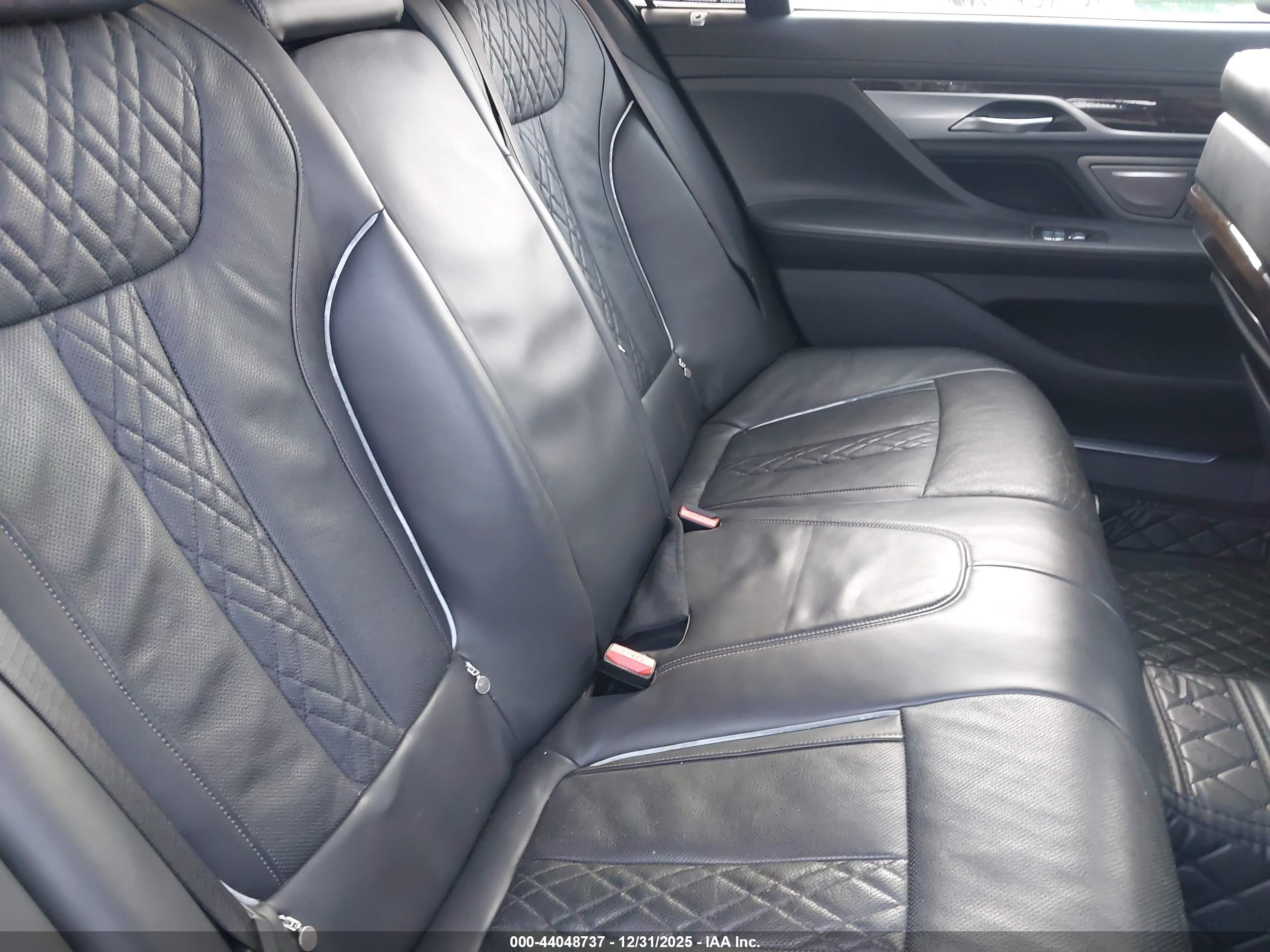BMW 750I image 8
