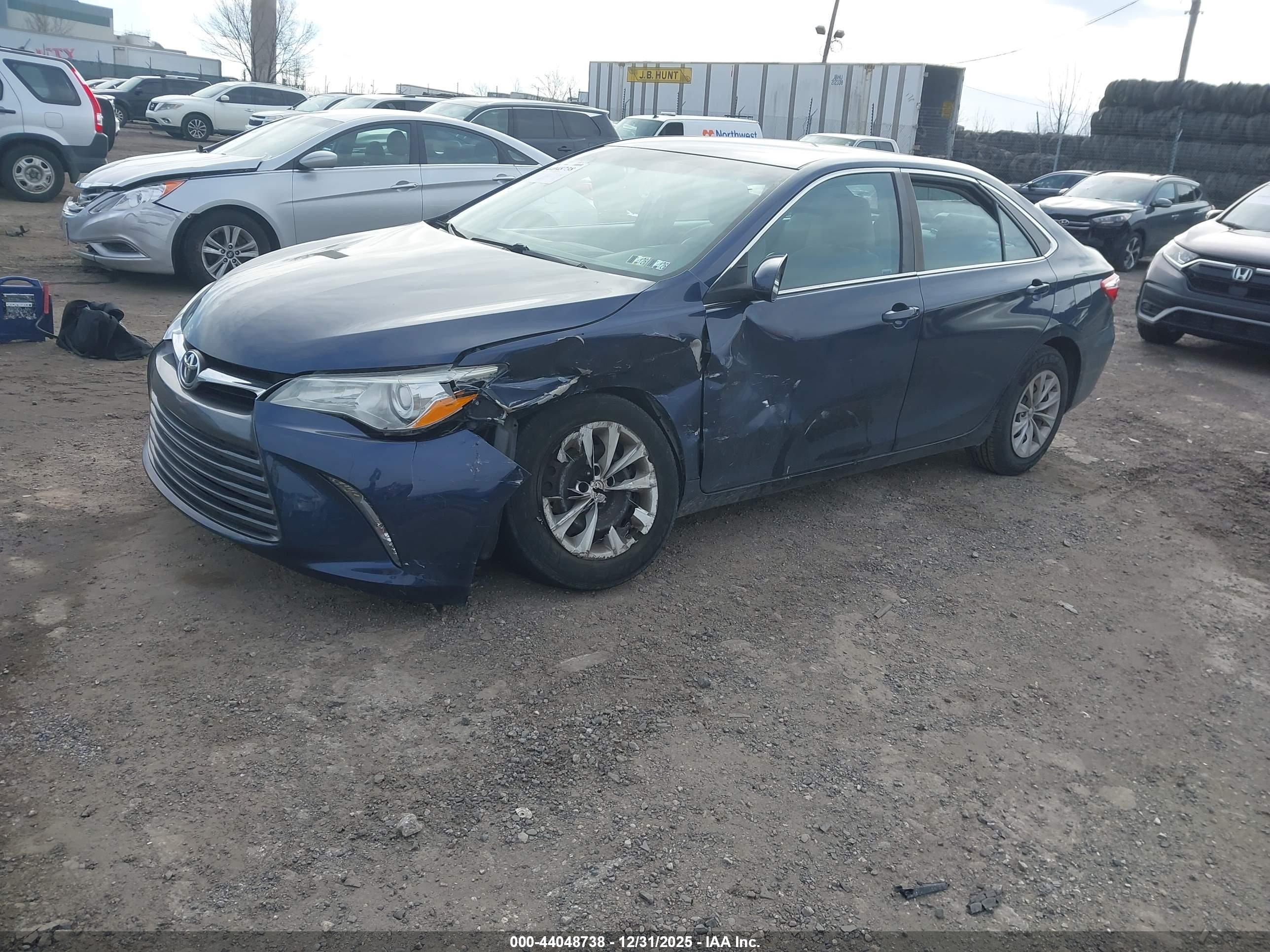 TOYOTA CAMRY image 2