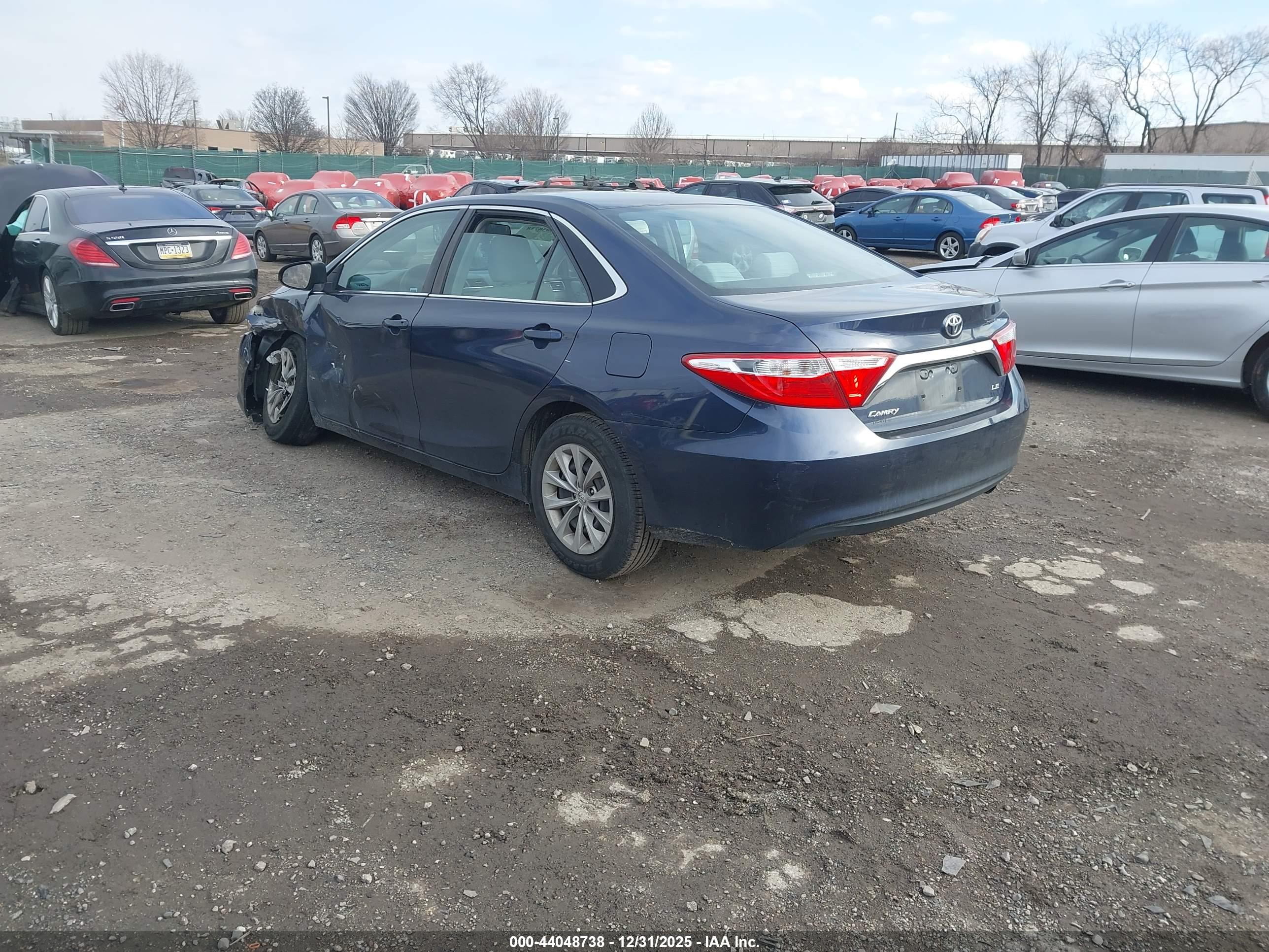 TOYOTA CAMRY image 3