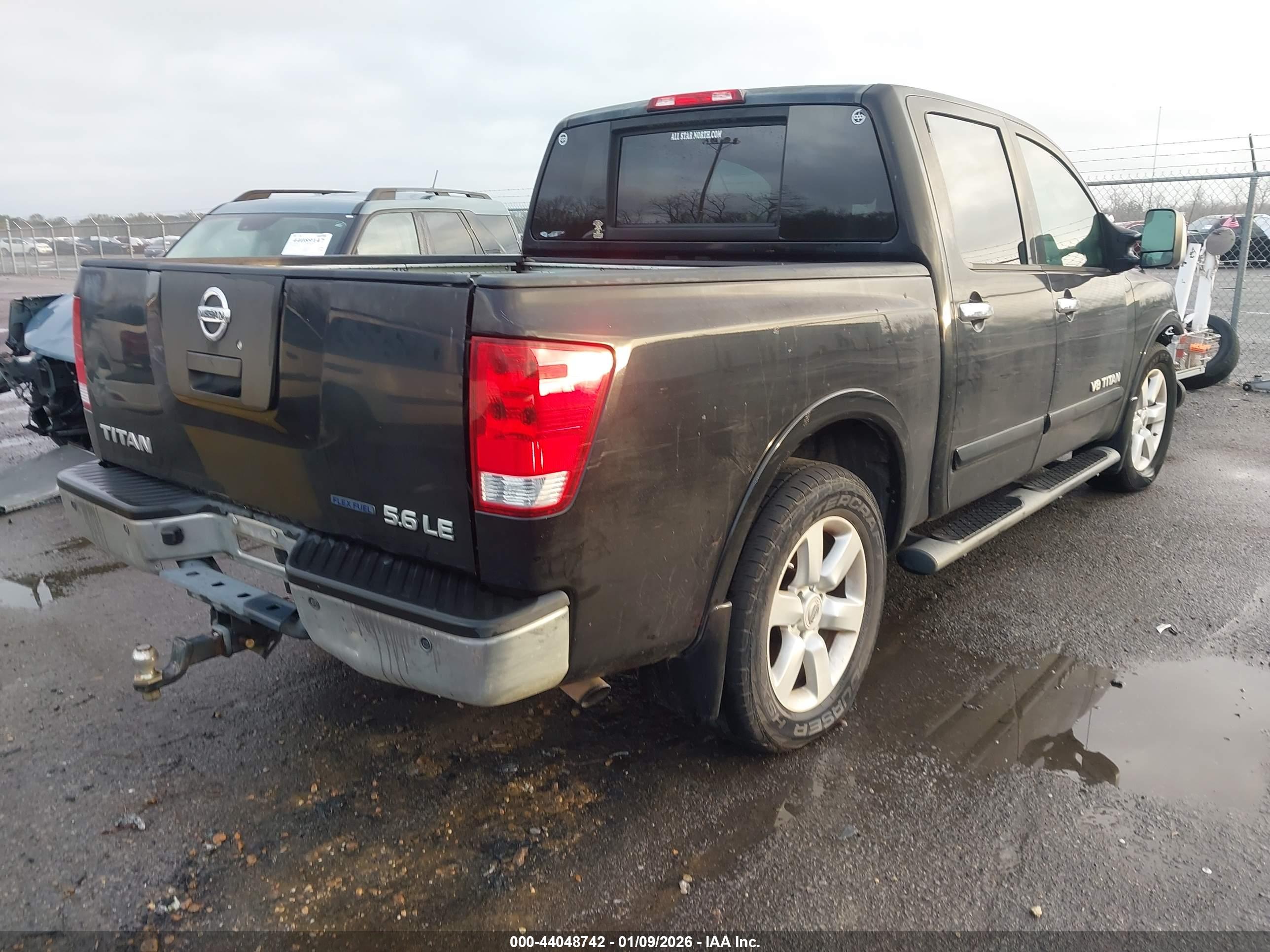 NISSAN TITAN image 4