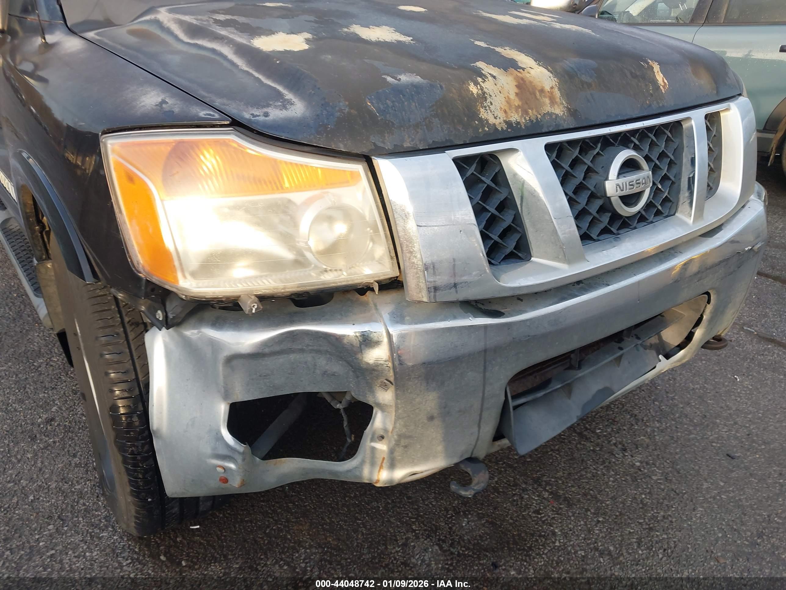 NISSAN TITAN image 6