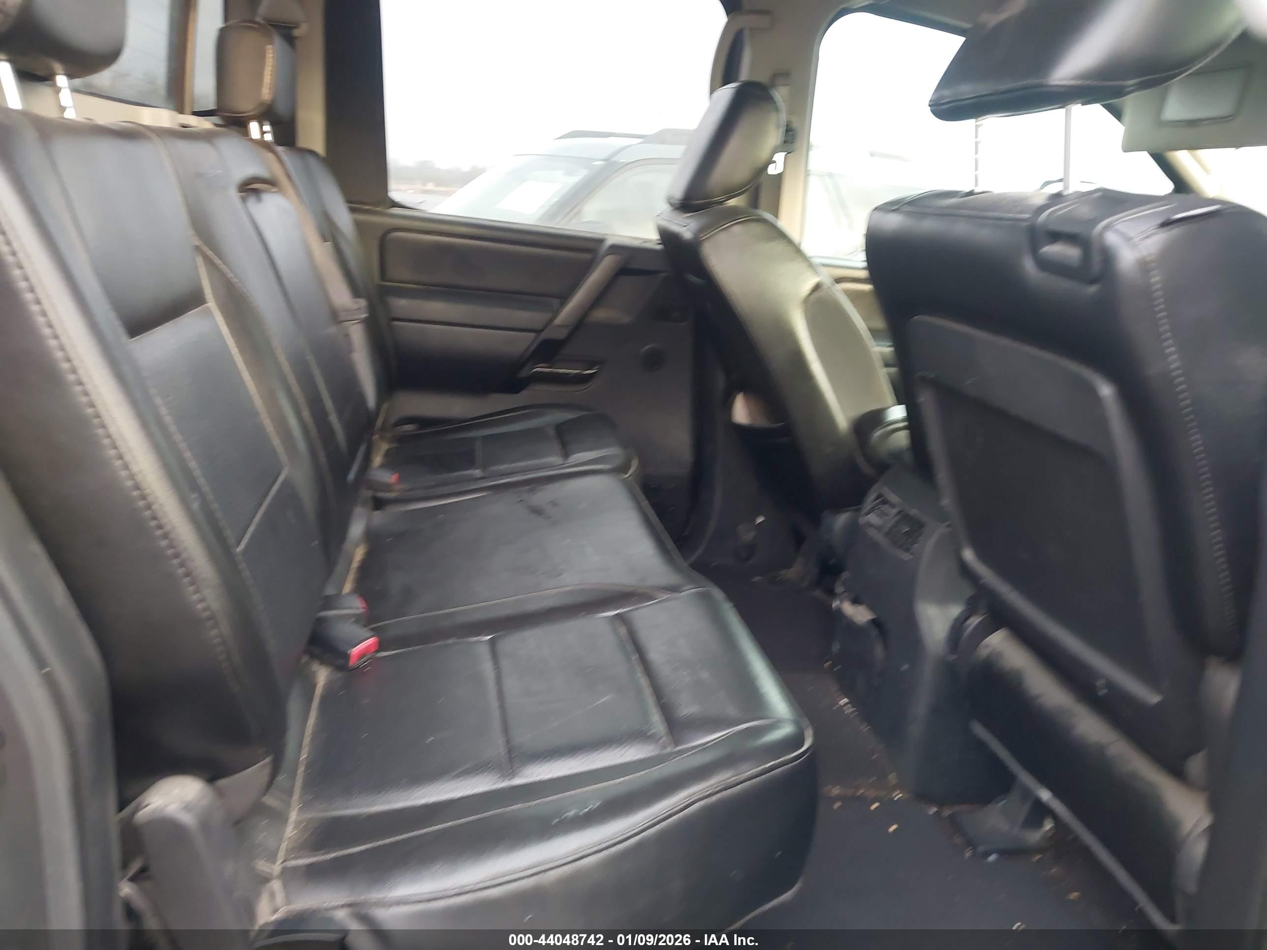 NISSAN TITAN image 8