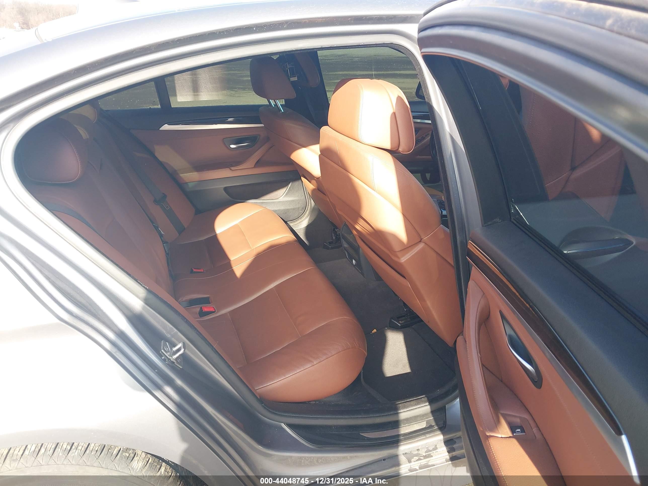 BMW 535I image 8