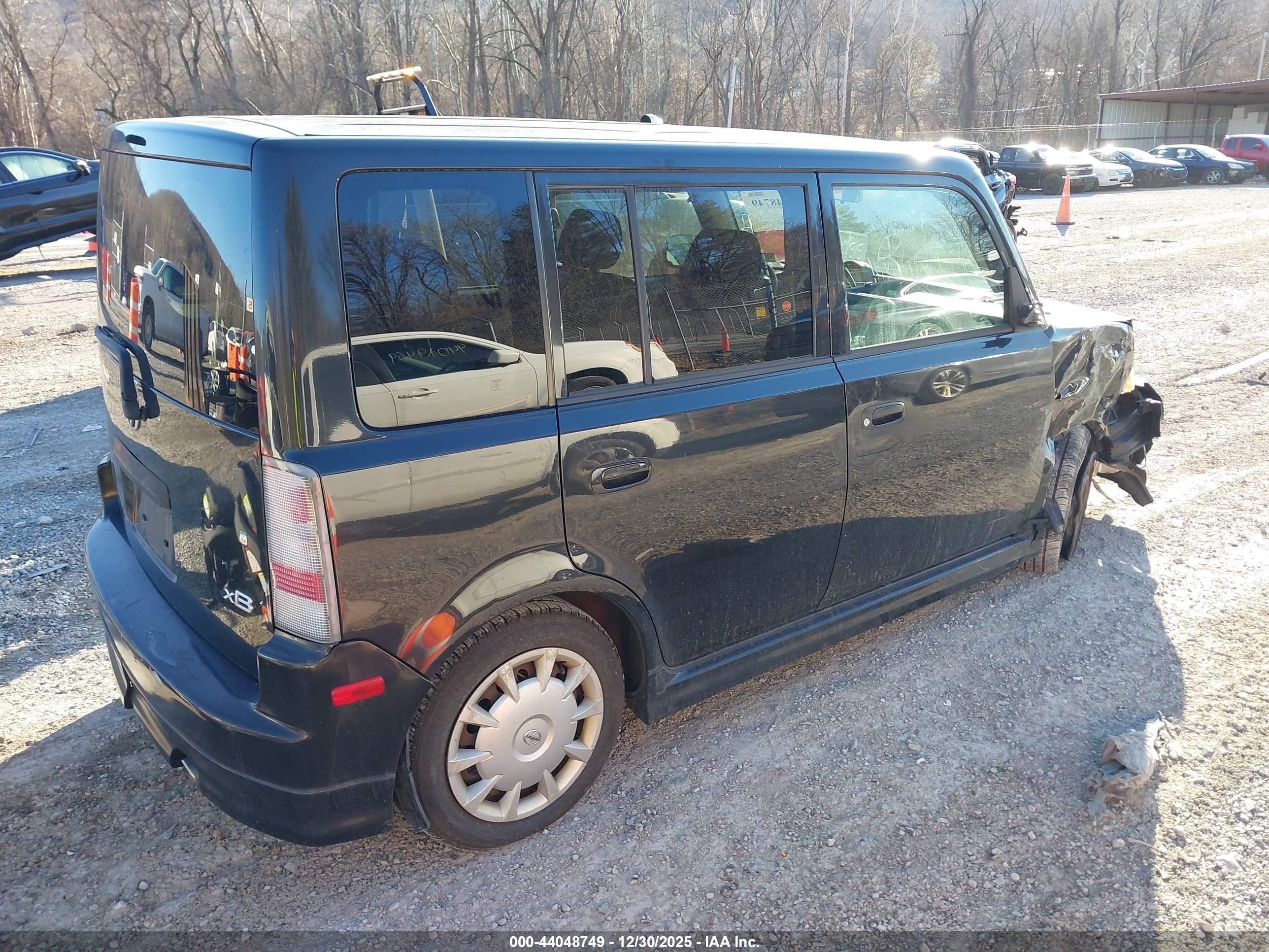 SCION XB image 4