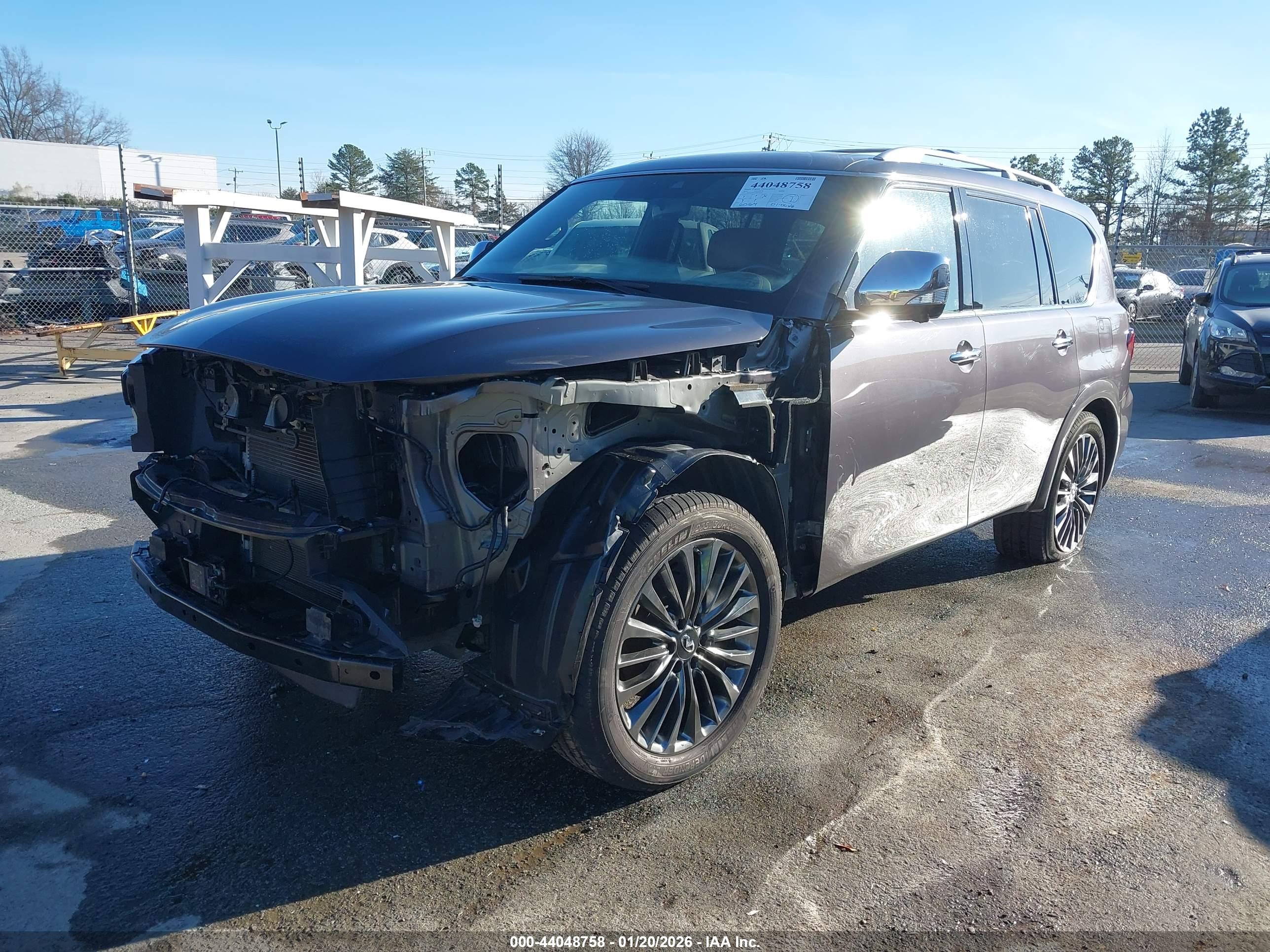 INFINITI QX80 image 2