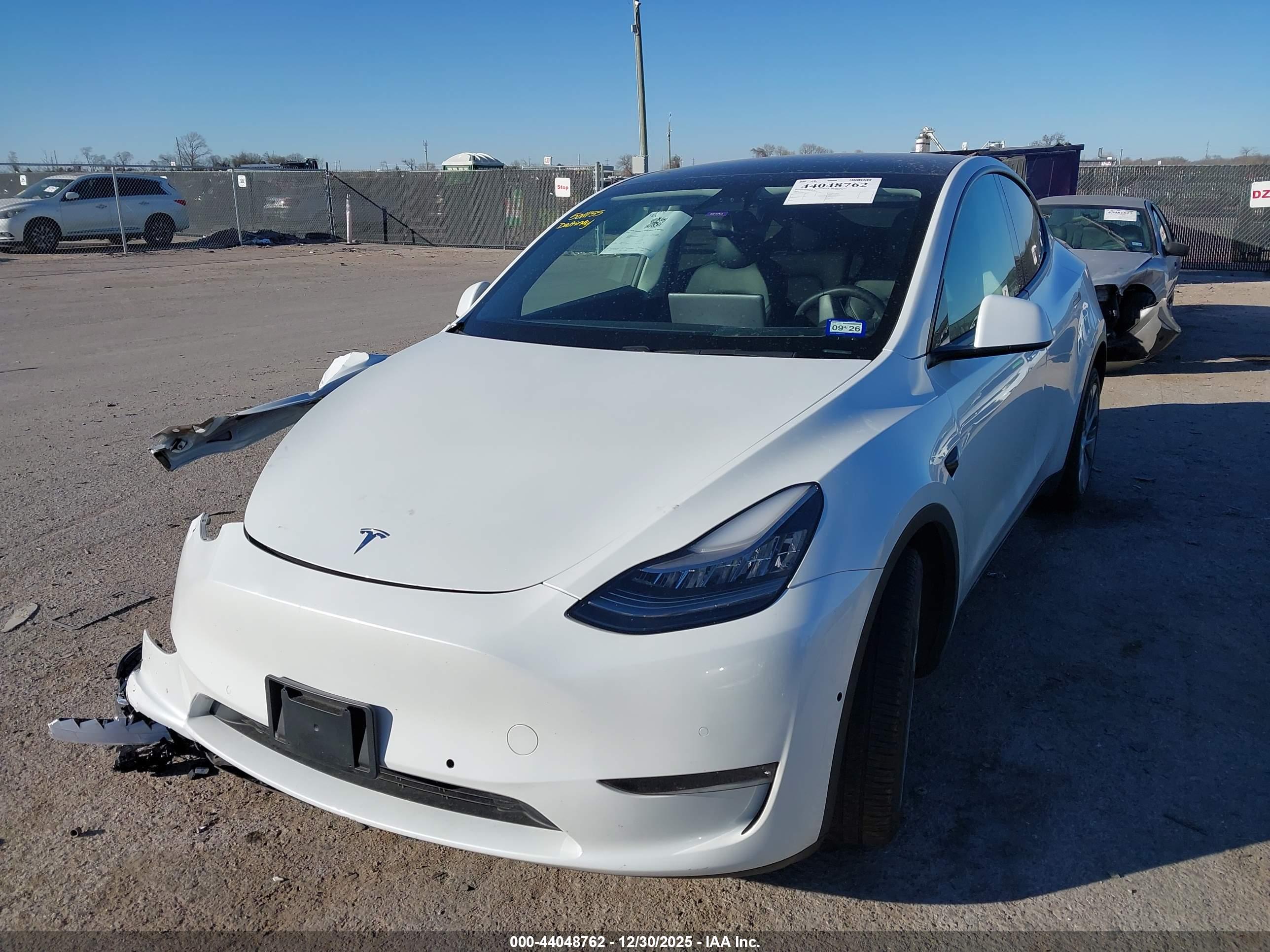 TESLA MODEL image 2