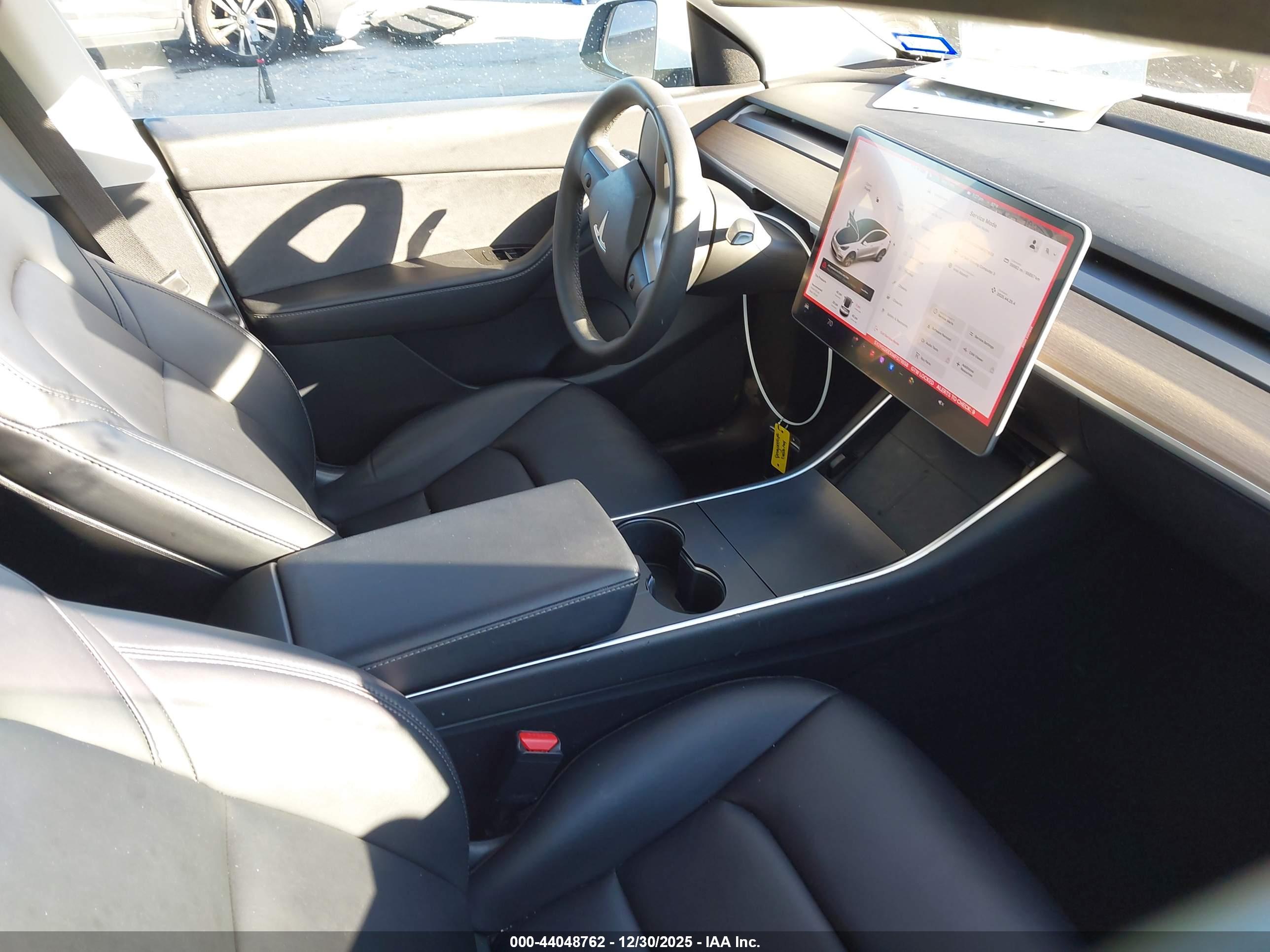 TESLA MODEL image 5