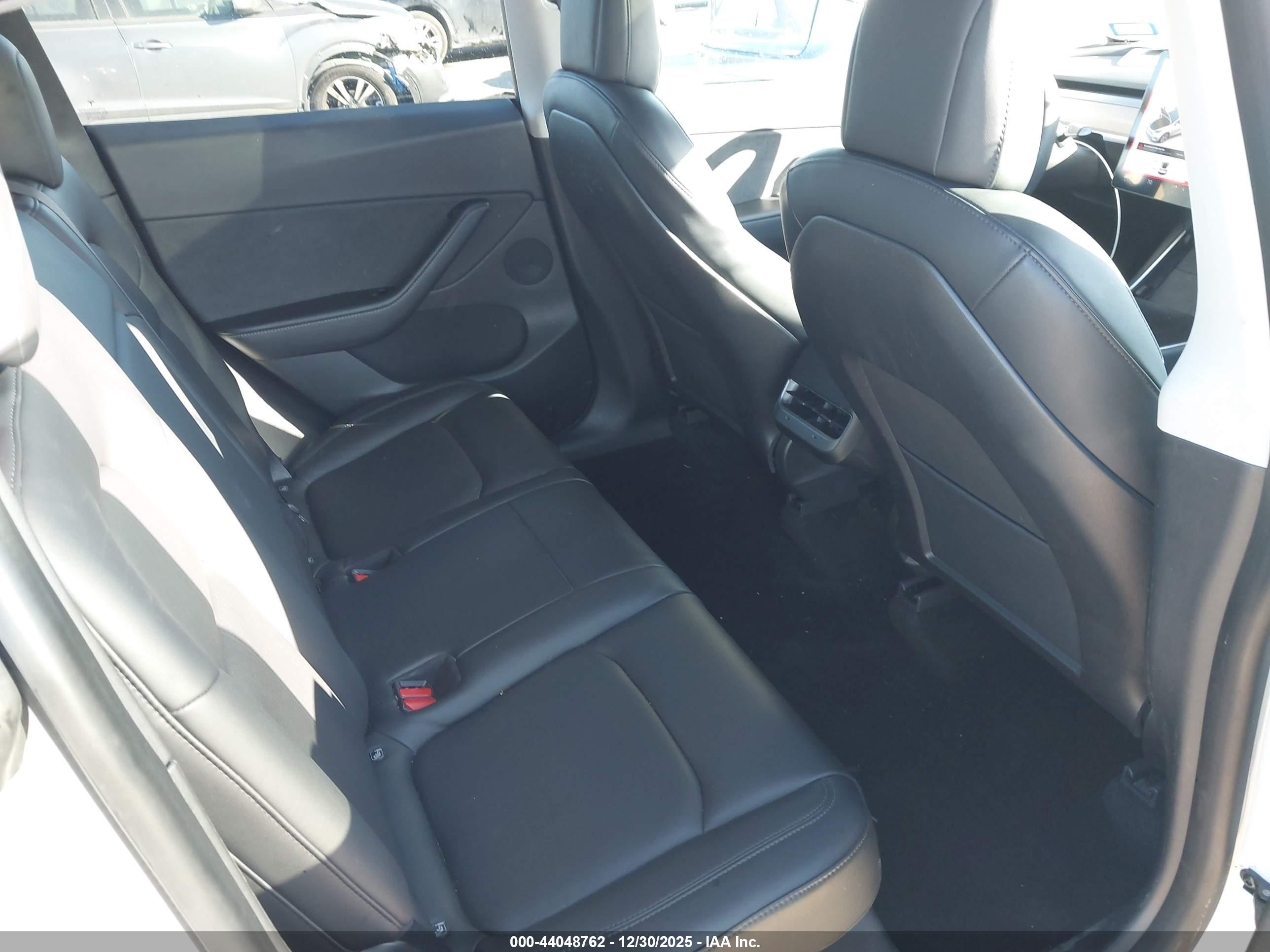 TESLA MODEL image 8