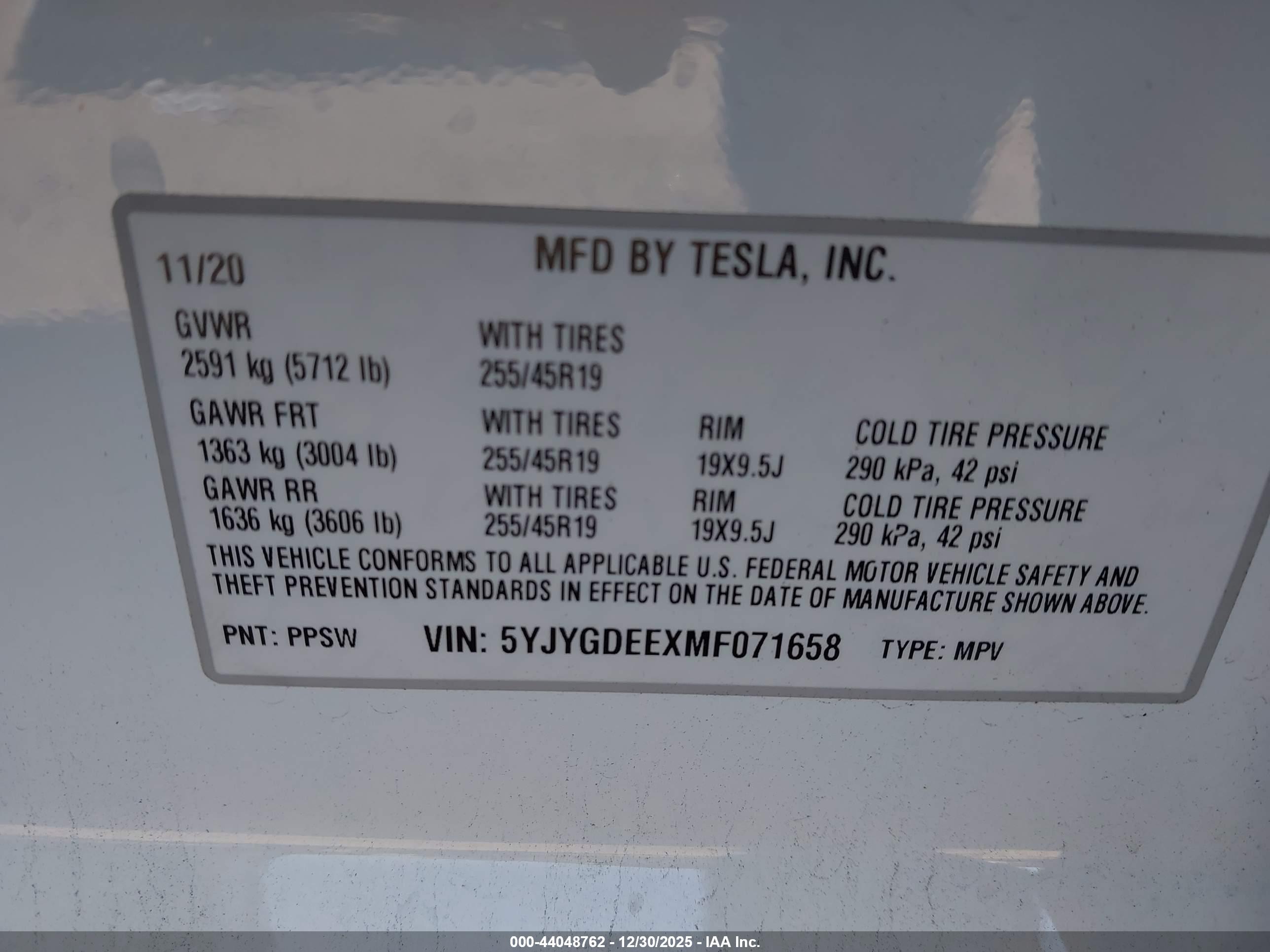 TESLA MODEL image 9
