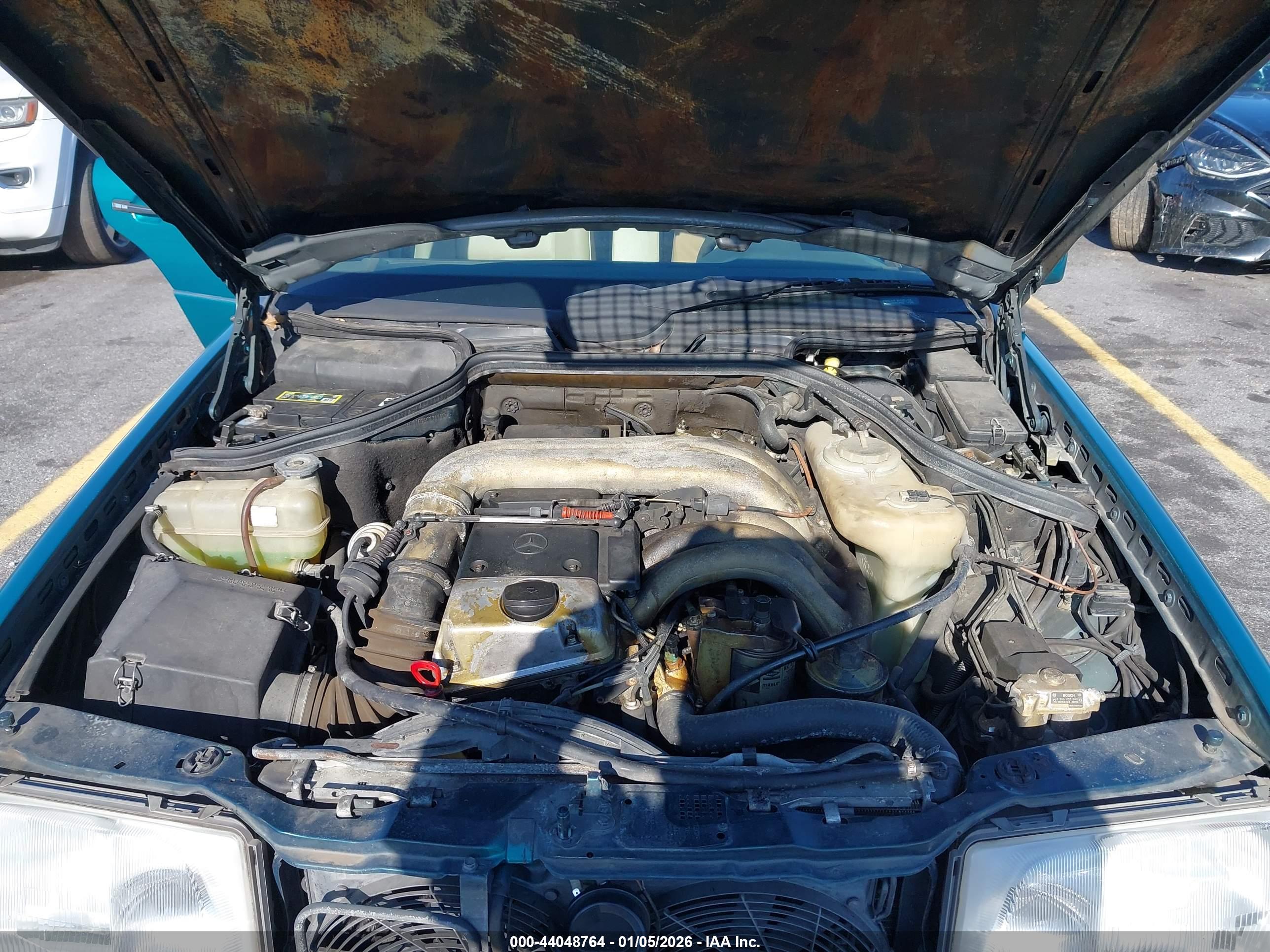 MERCEDES-BENZ E image 10