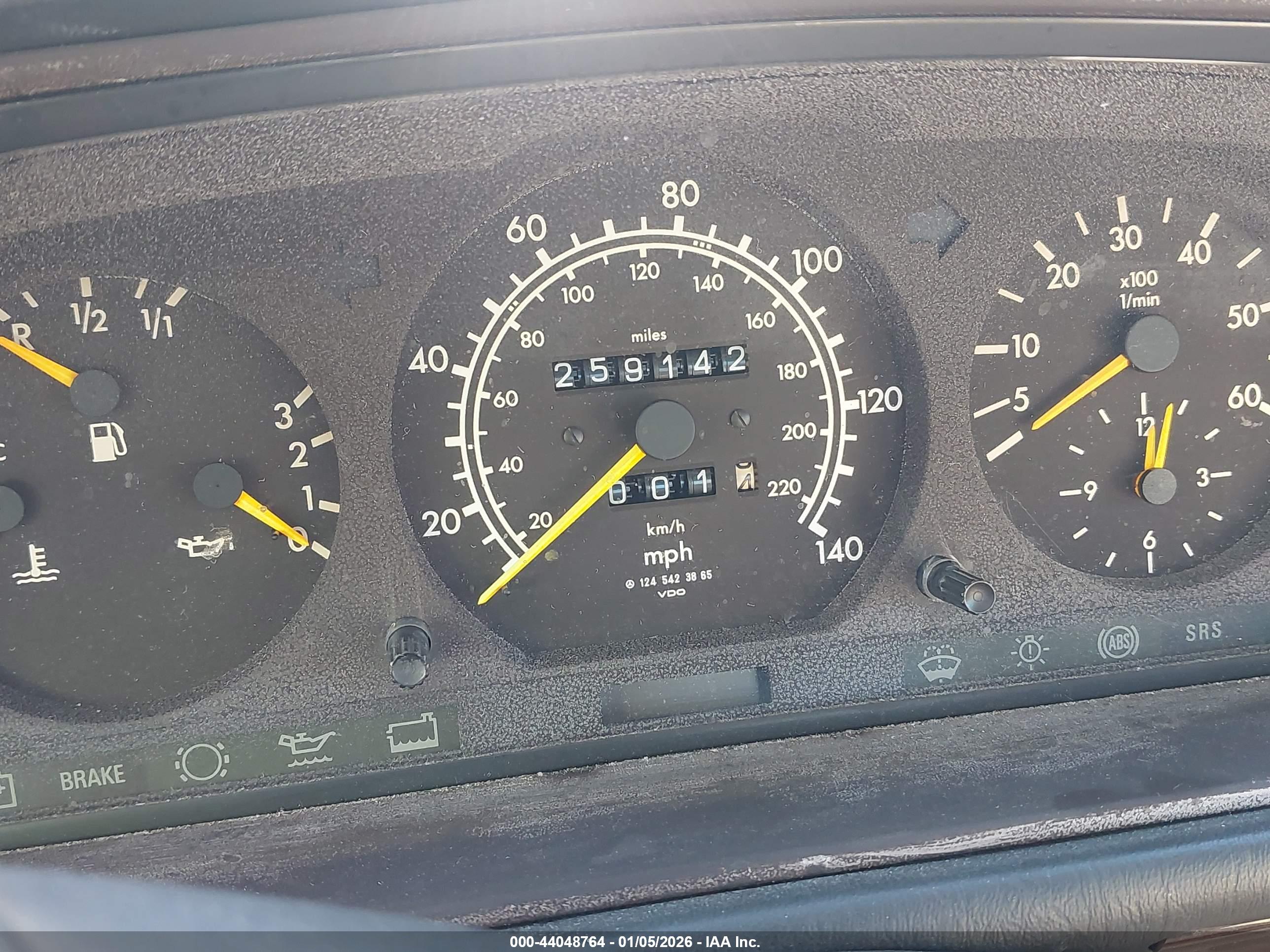 MERCEDES-BENZ E image 7