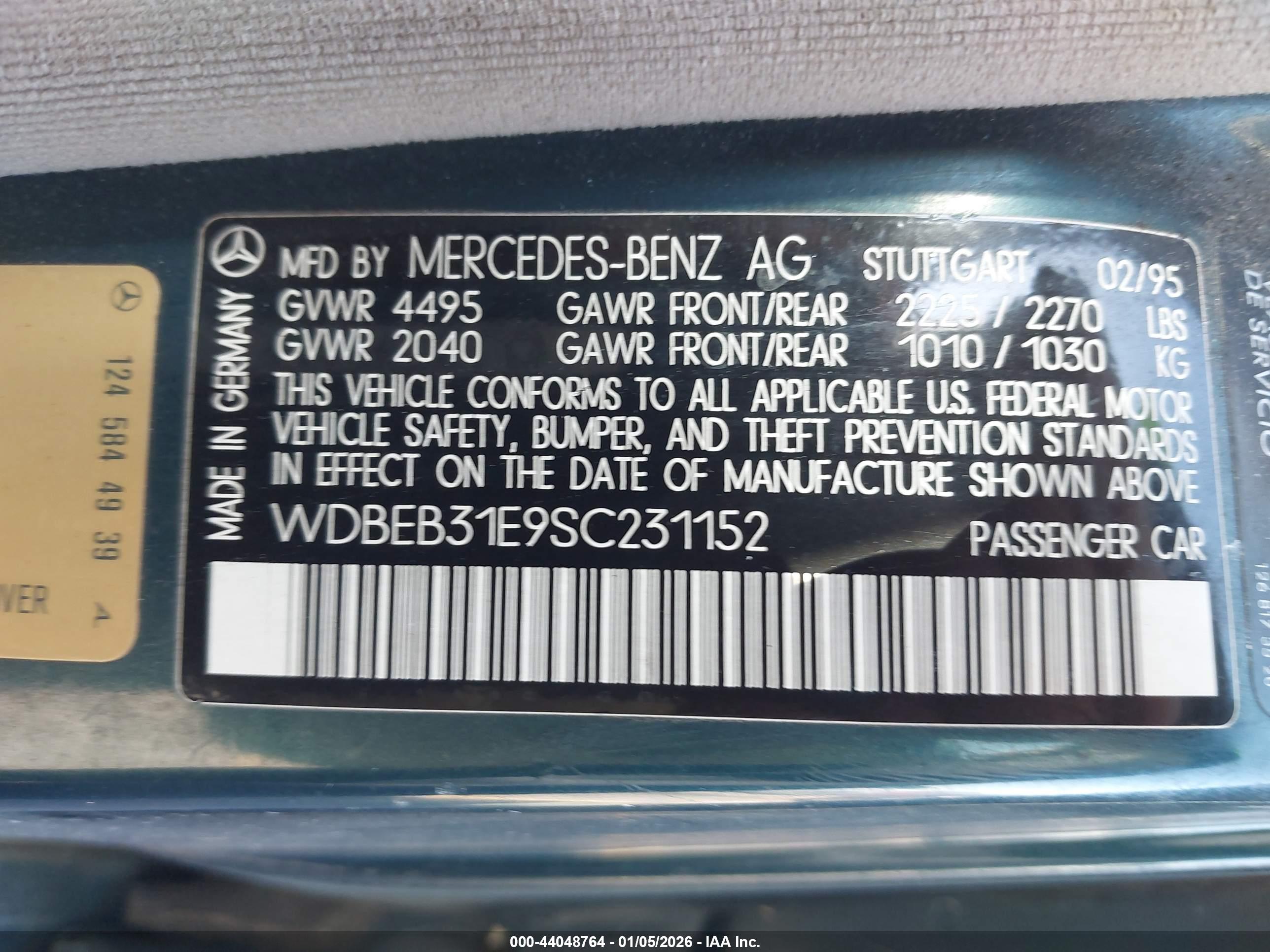 MERCEDES-BENZ E image 9