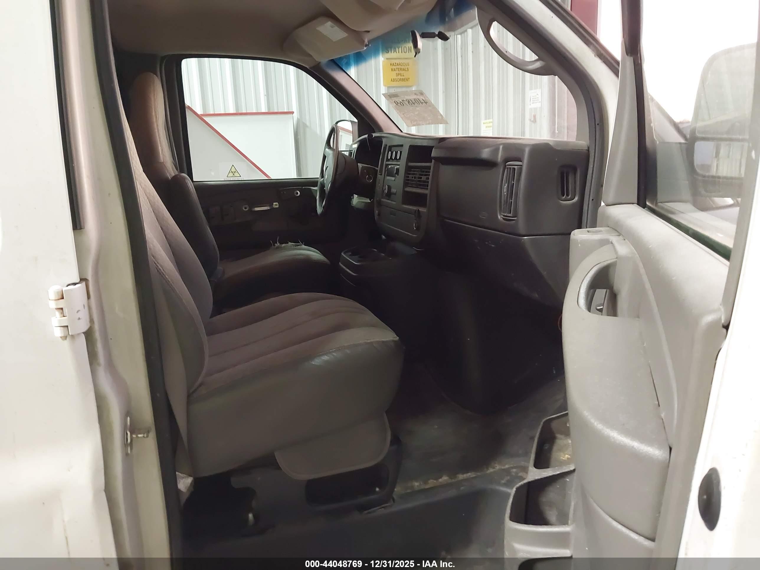 GMC SAVANA image 5