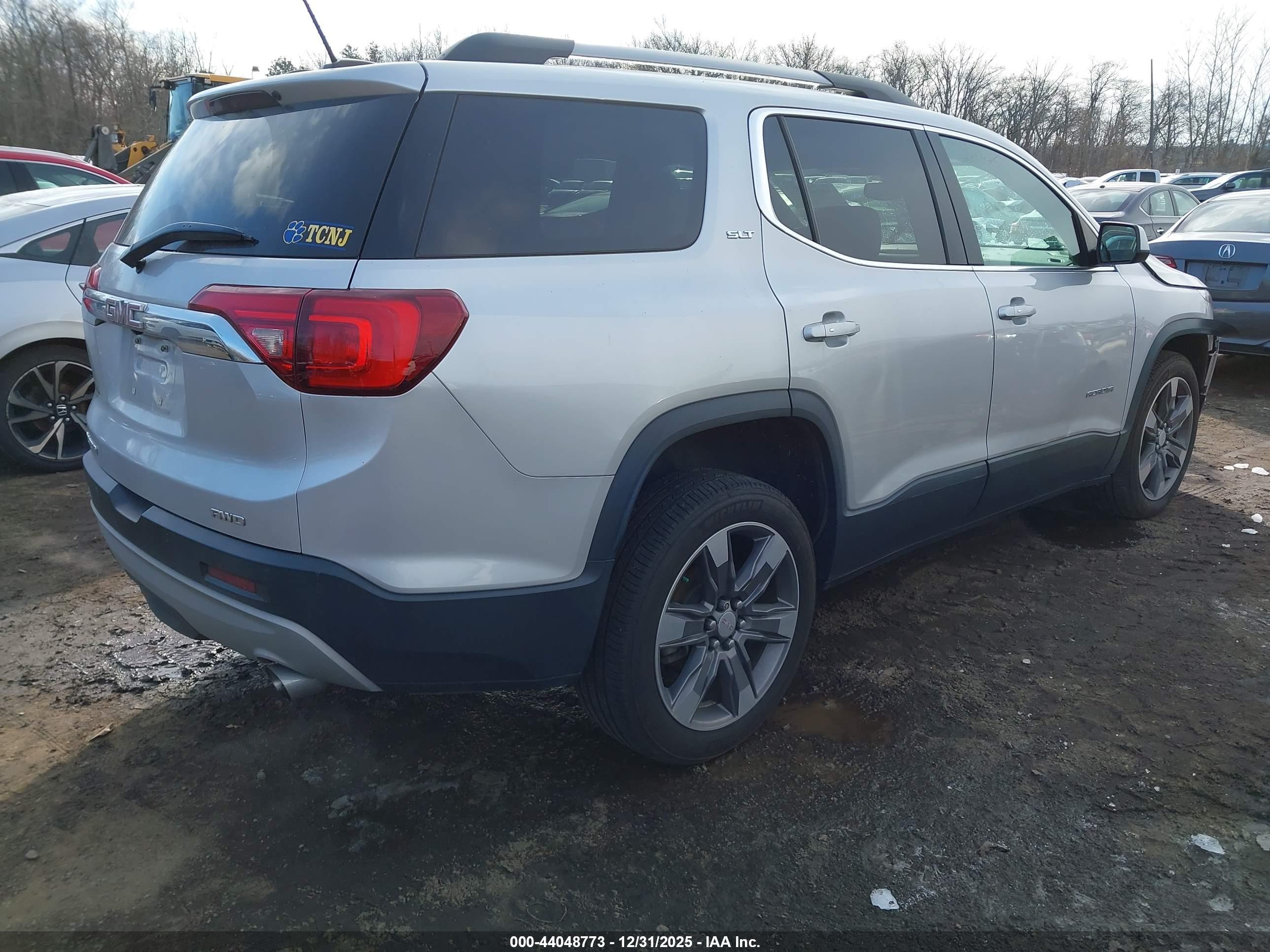 GMC ACADIA image 4