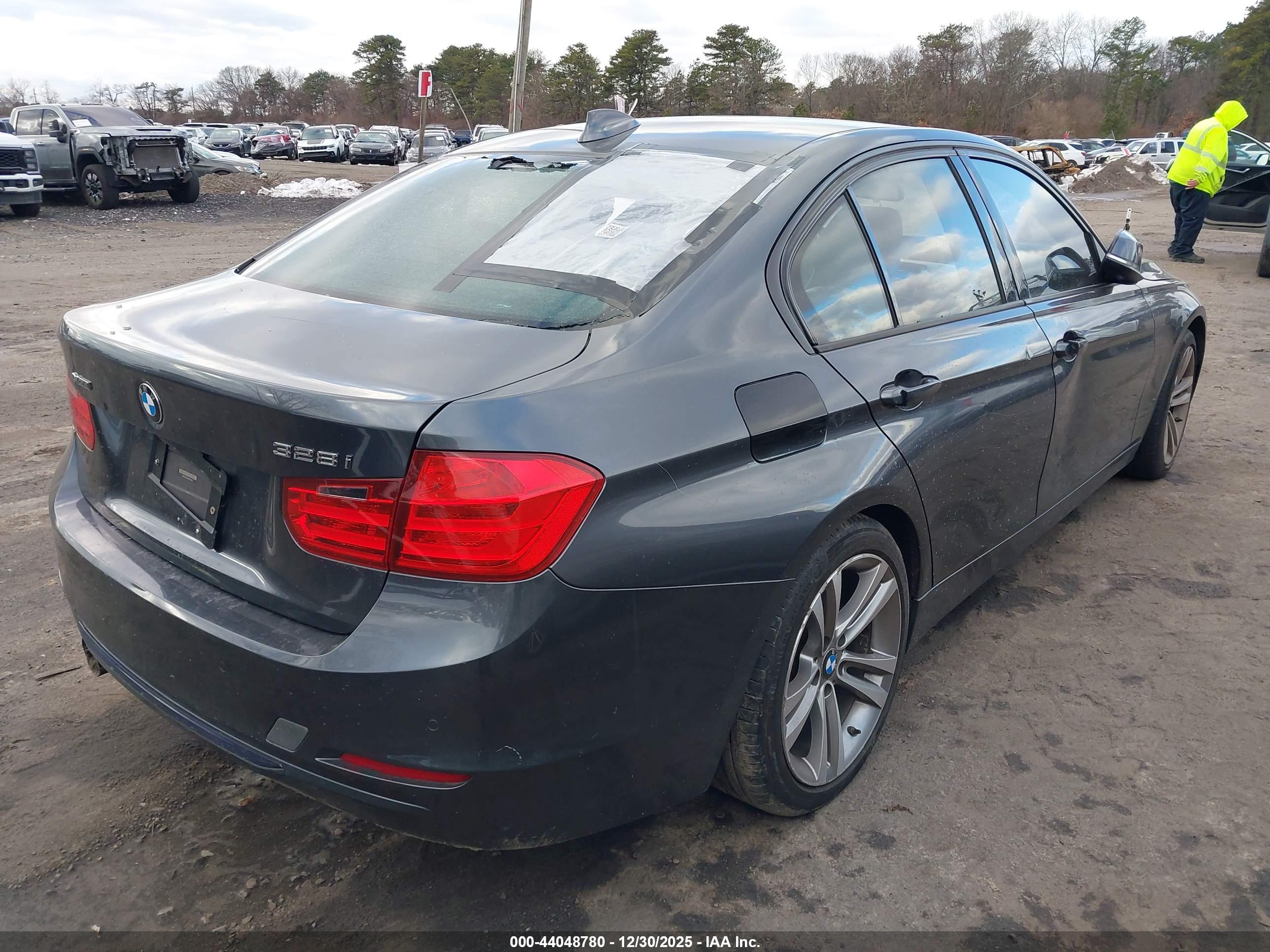 BMW 328I image 6