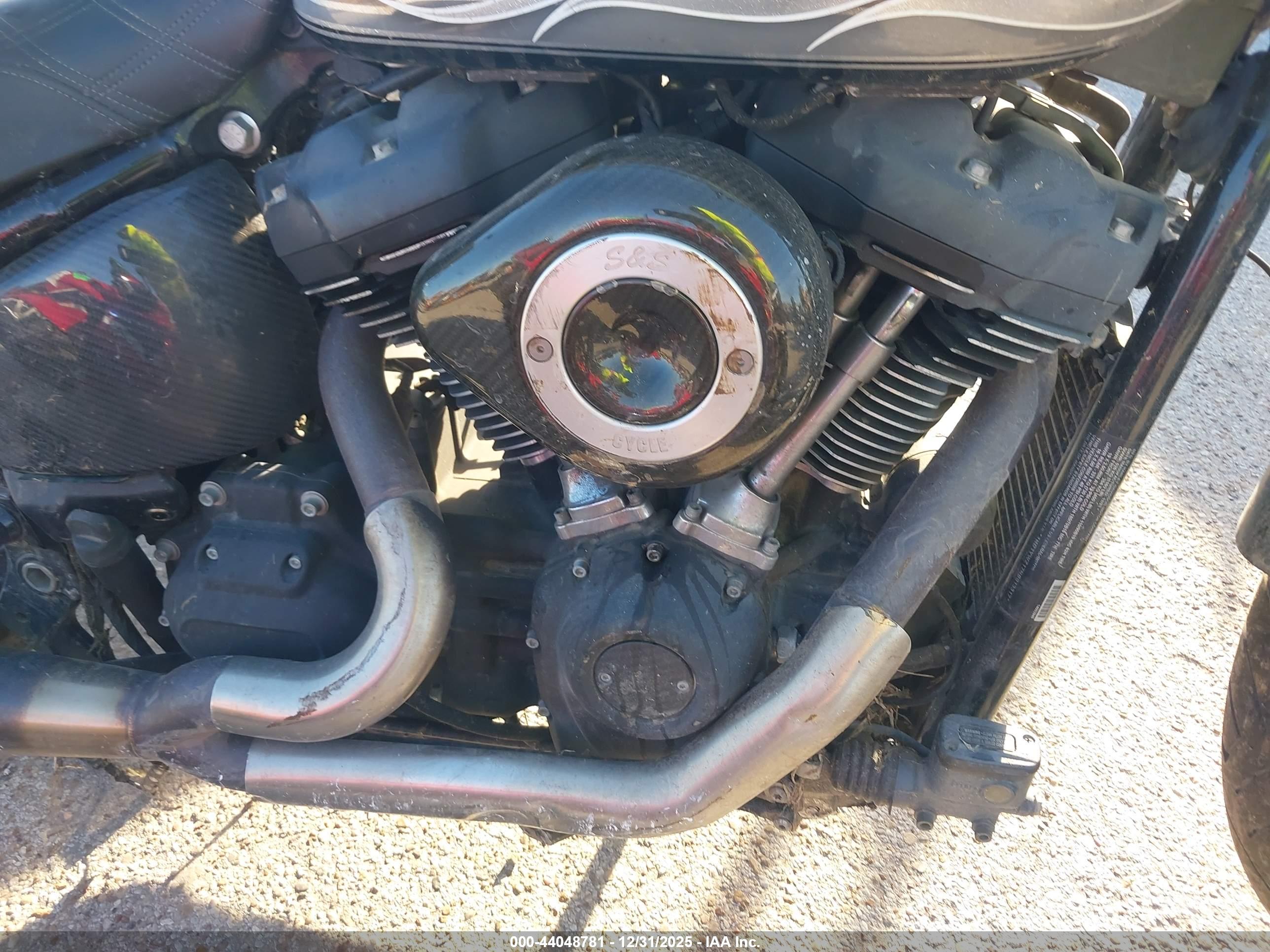 HARLEY-DAVIDSON FXLRS image 8
