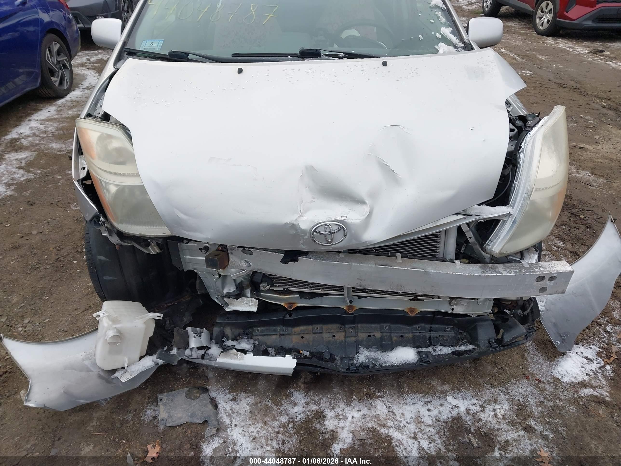 TOYOTA PRIUS image 6