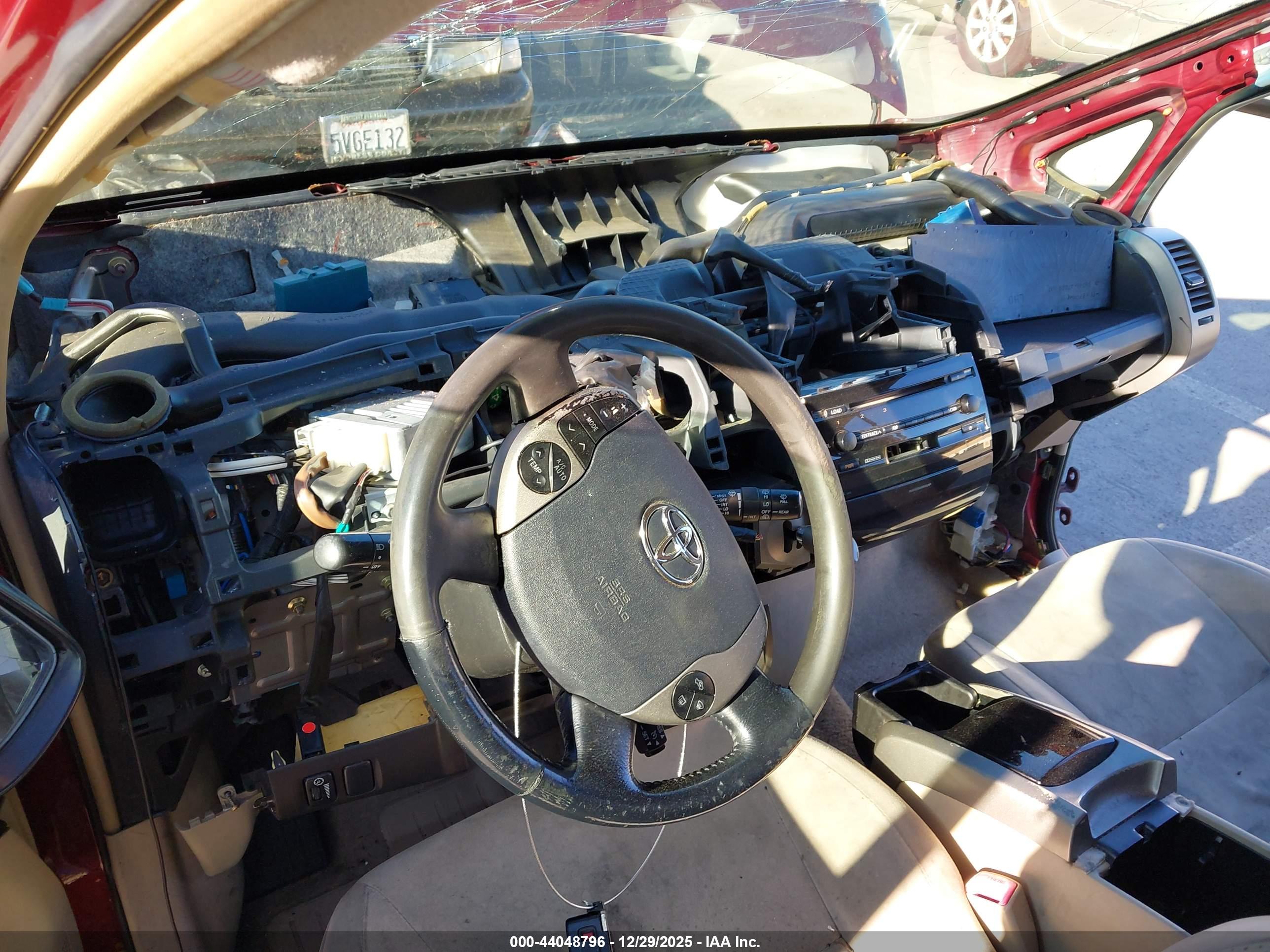 TOYOTA PRIUS image 6