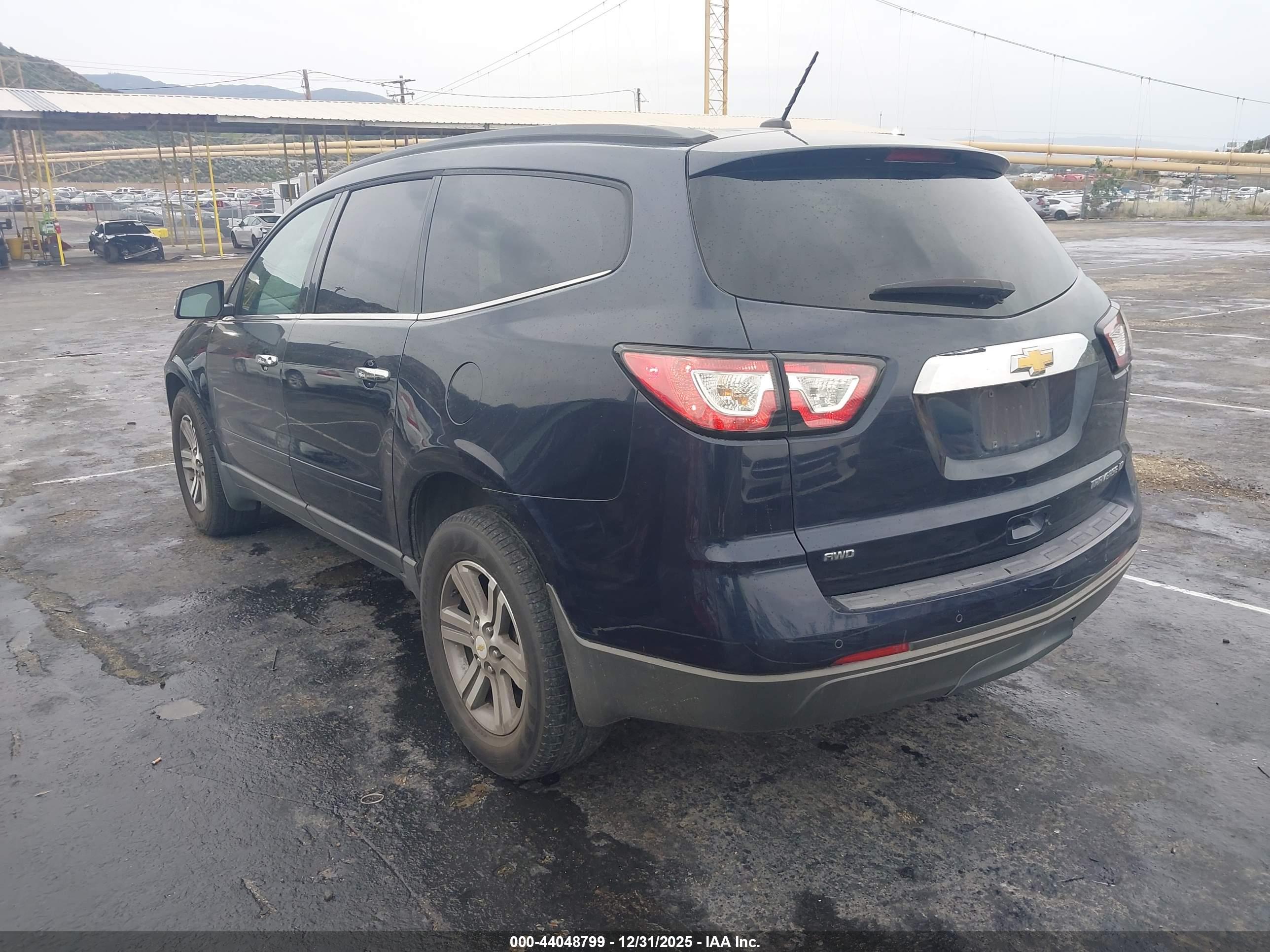 CHEVROLET TRAVERSE image 3