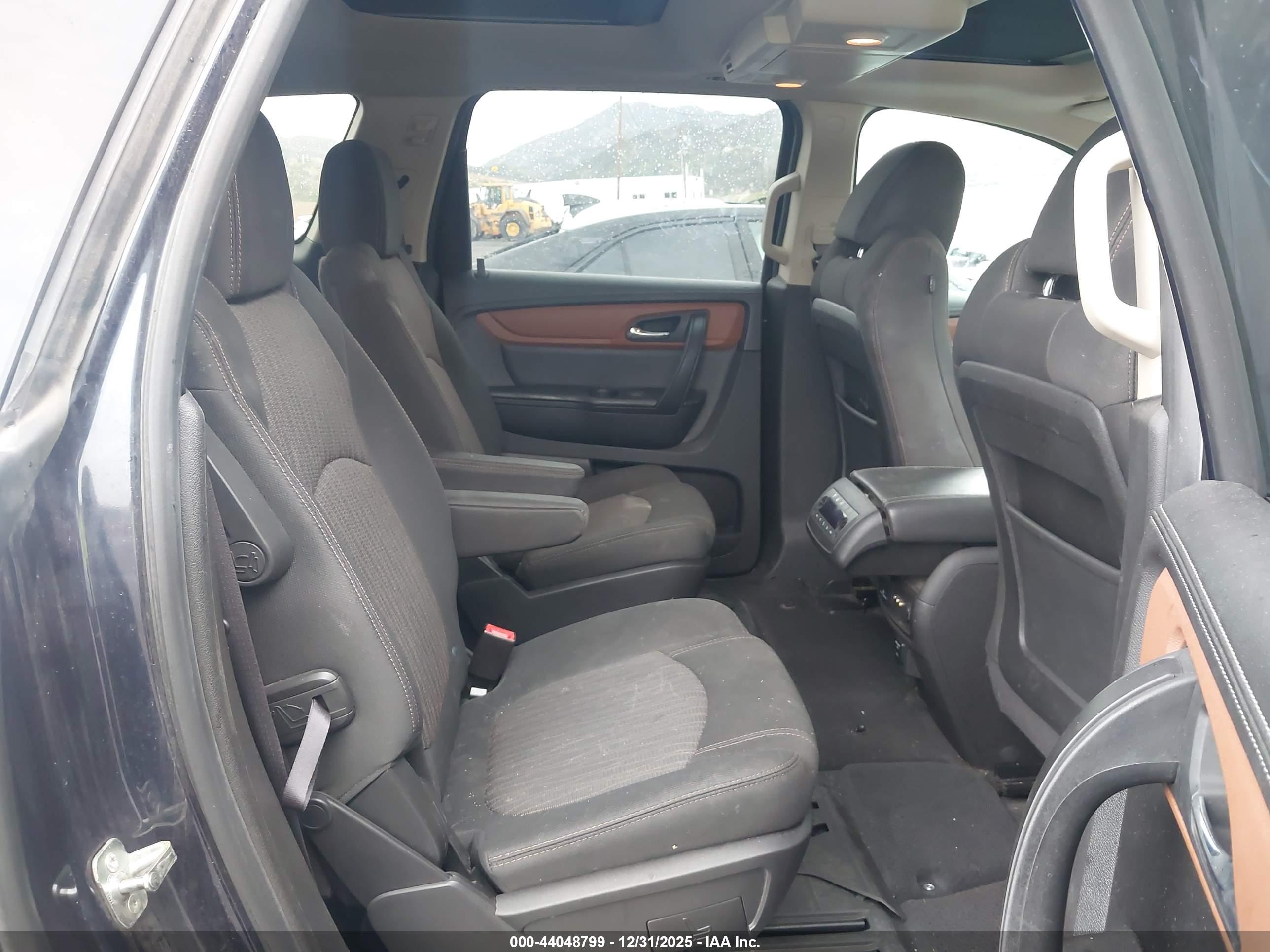 CHEVROLET TRAVERSE image 8