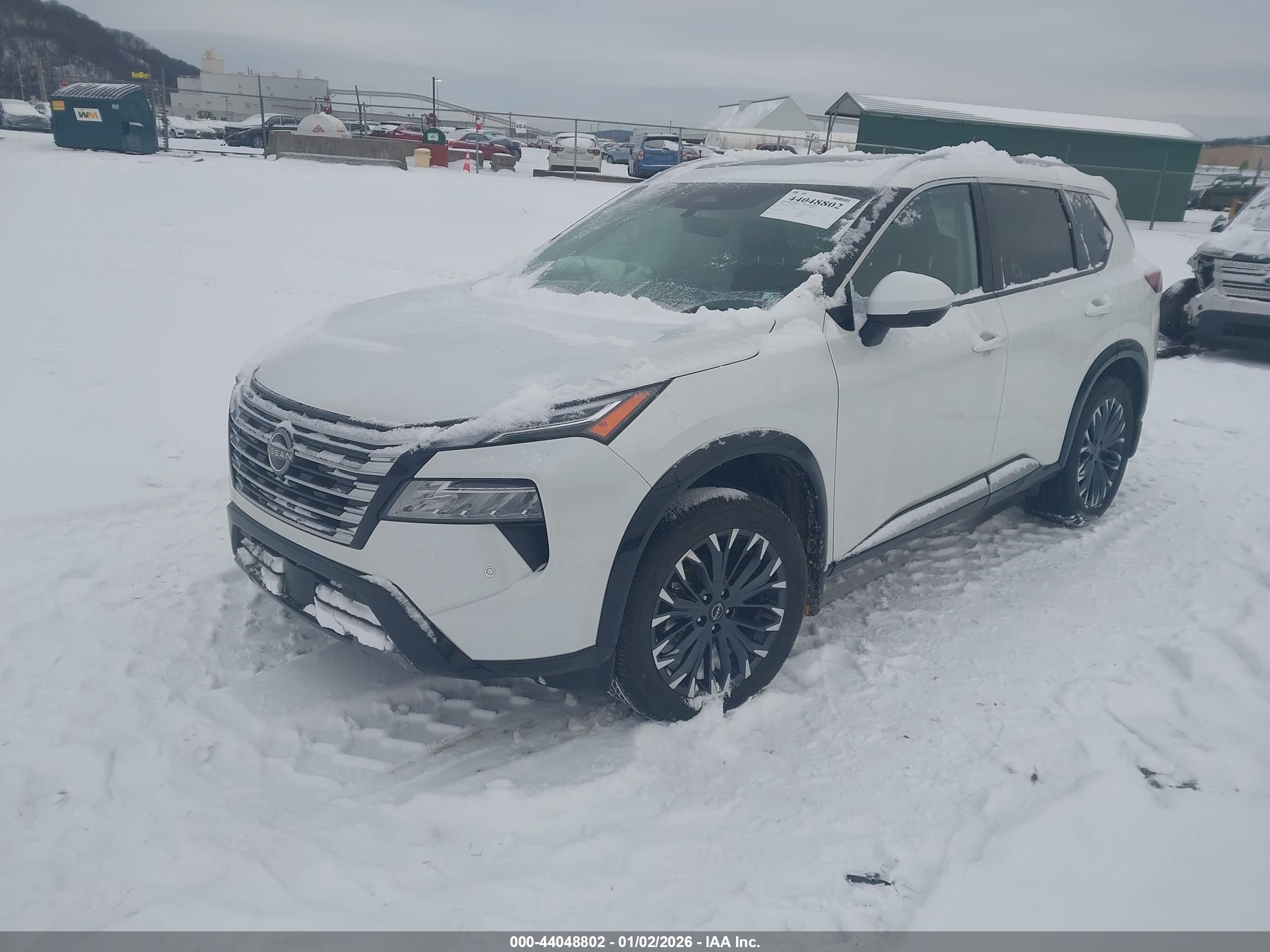 NISSAN ROGUE image 2