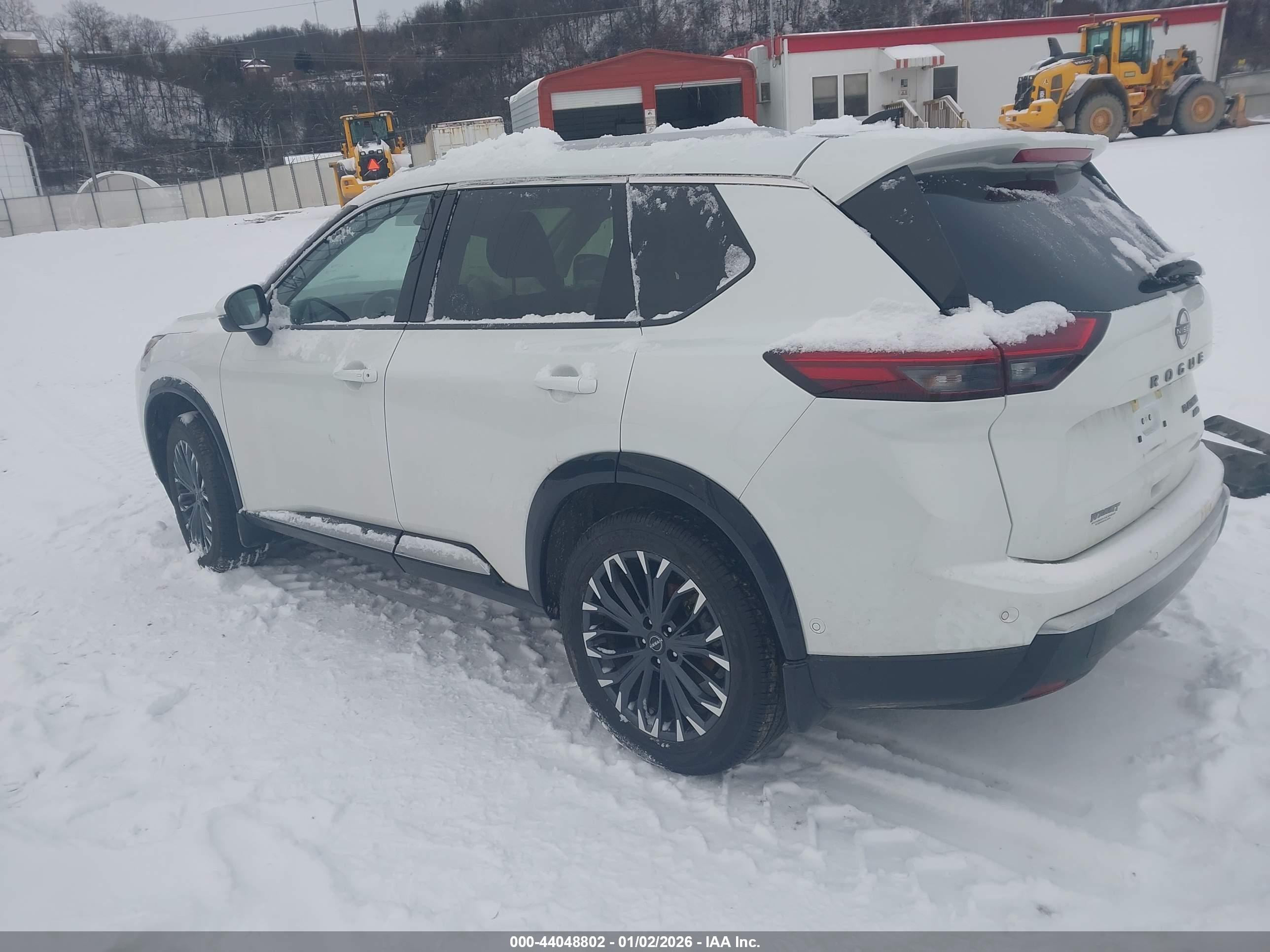 NISSAN ROGUE image 3