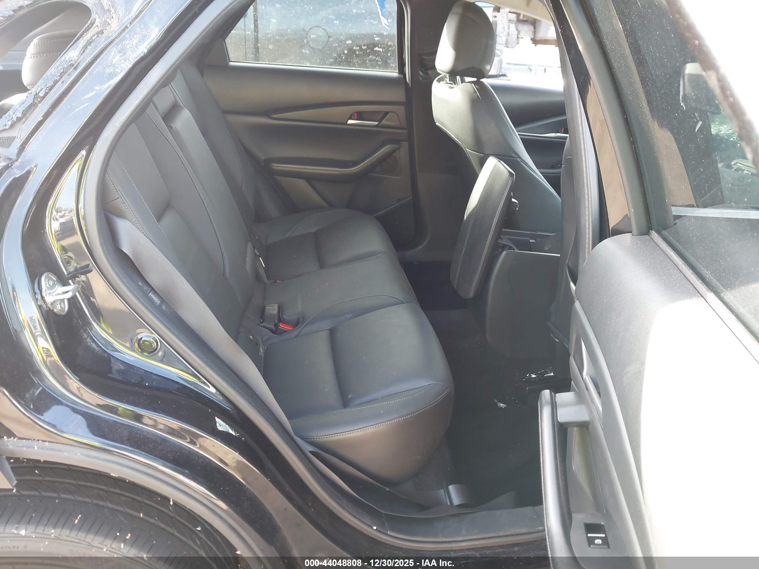 MAZDA CX-30 image 8