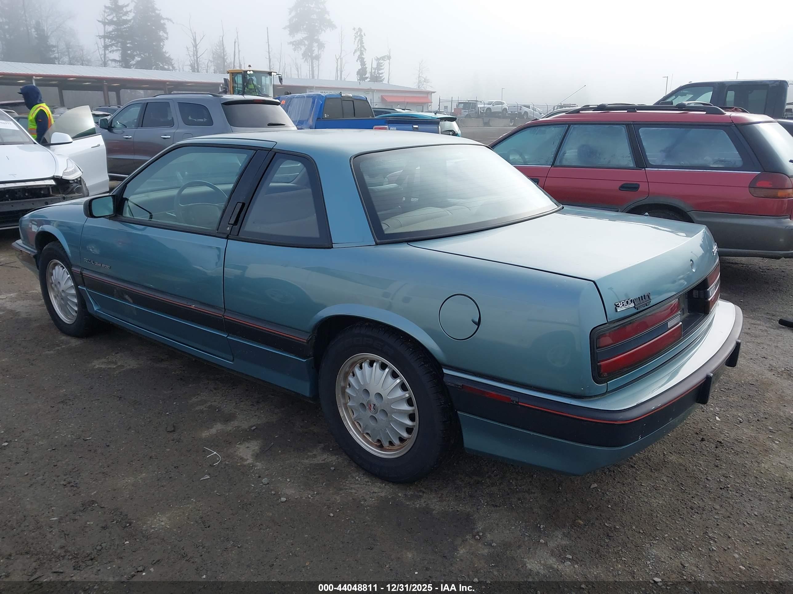 BUICK REGAL image 3
