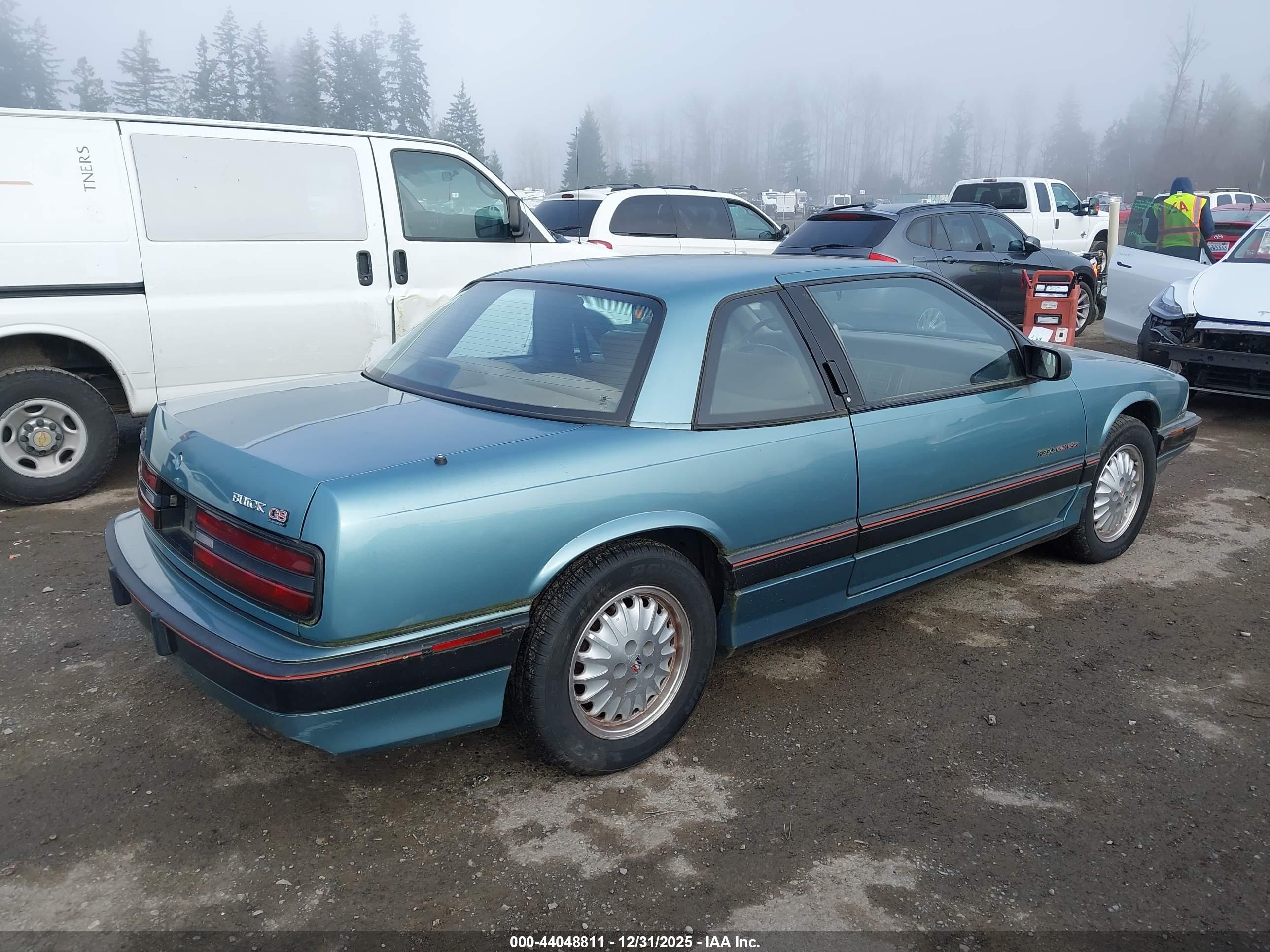 BUICK REGAL image 4