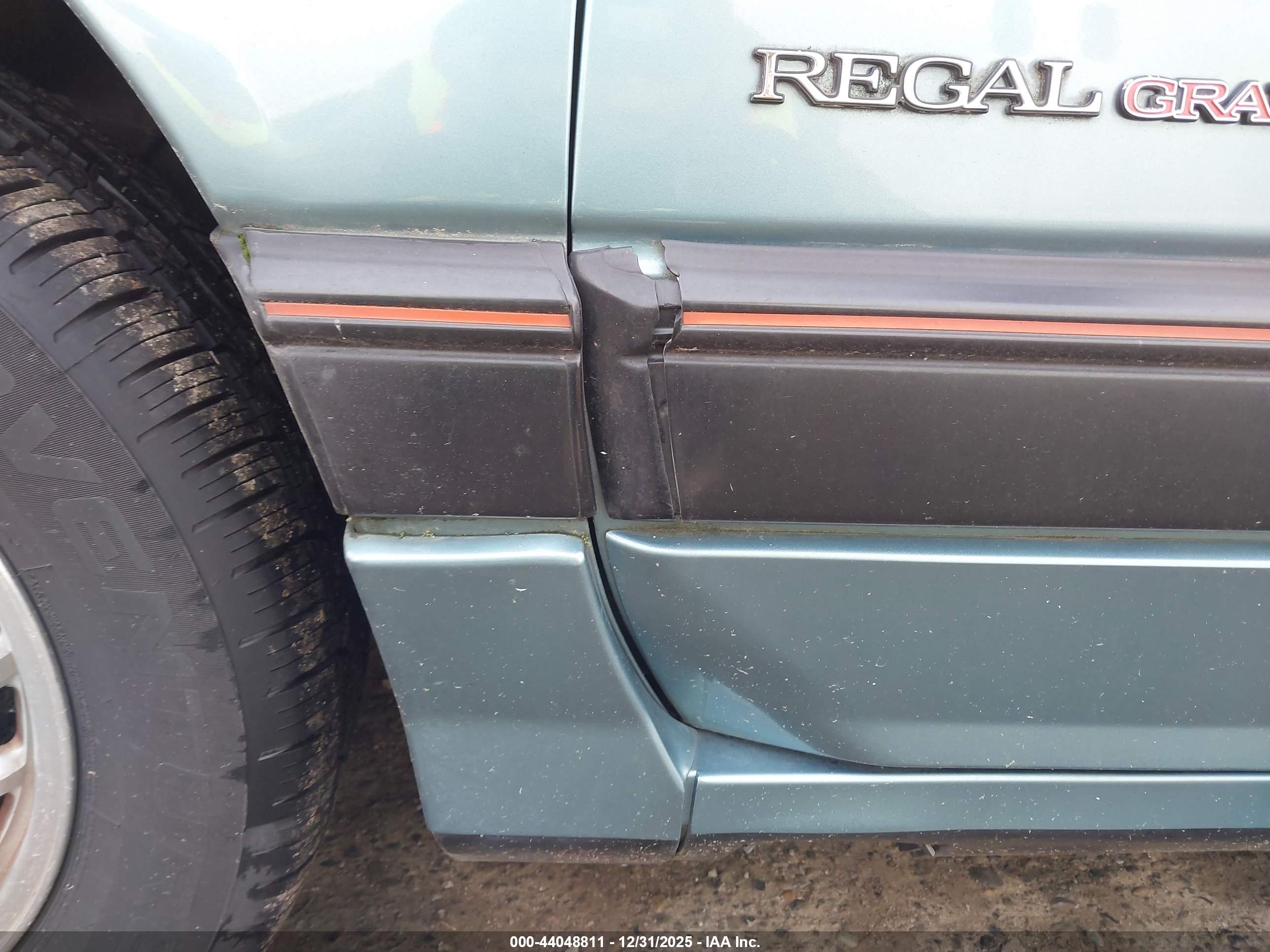 BUICK REGAL image 6