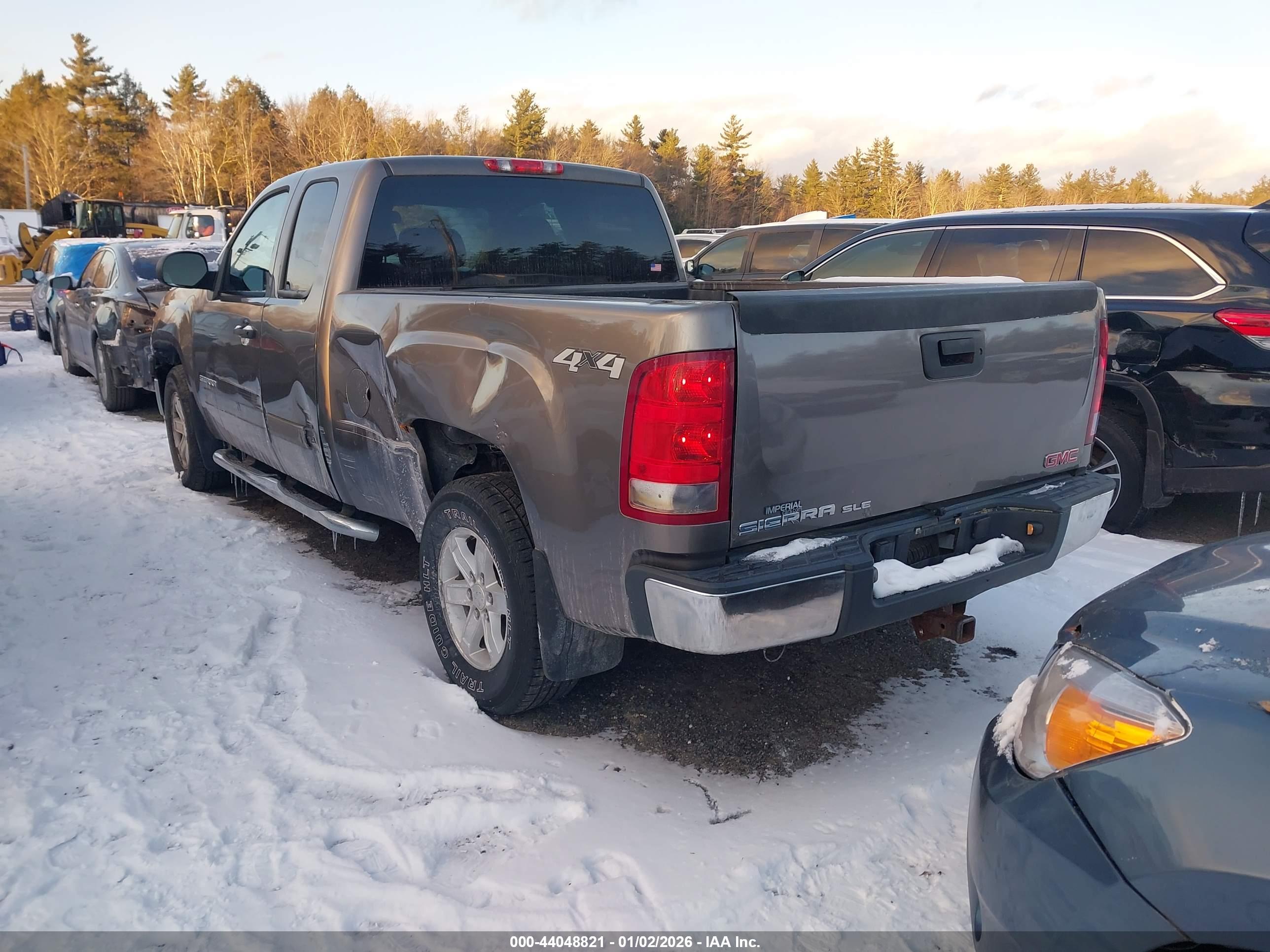 GMC SIERRA image 3