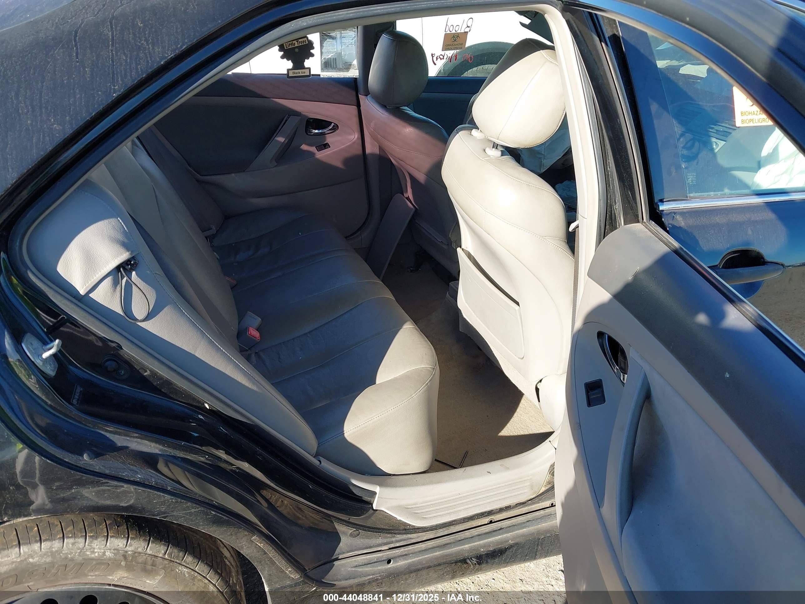 TOYOTA CAMRY image 8